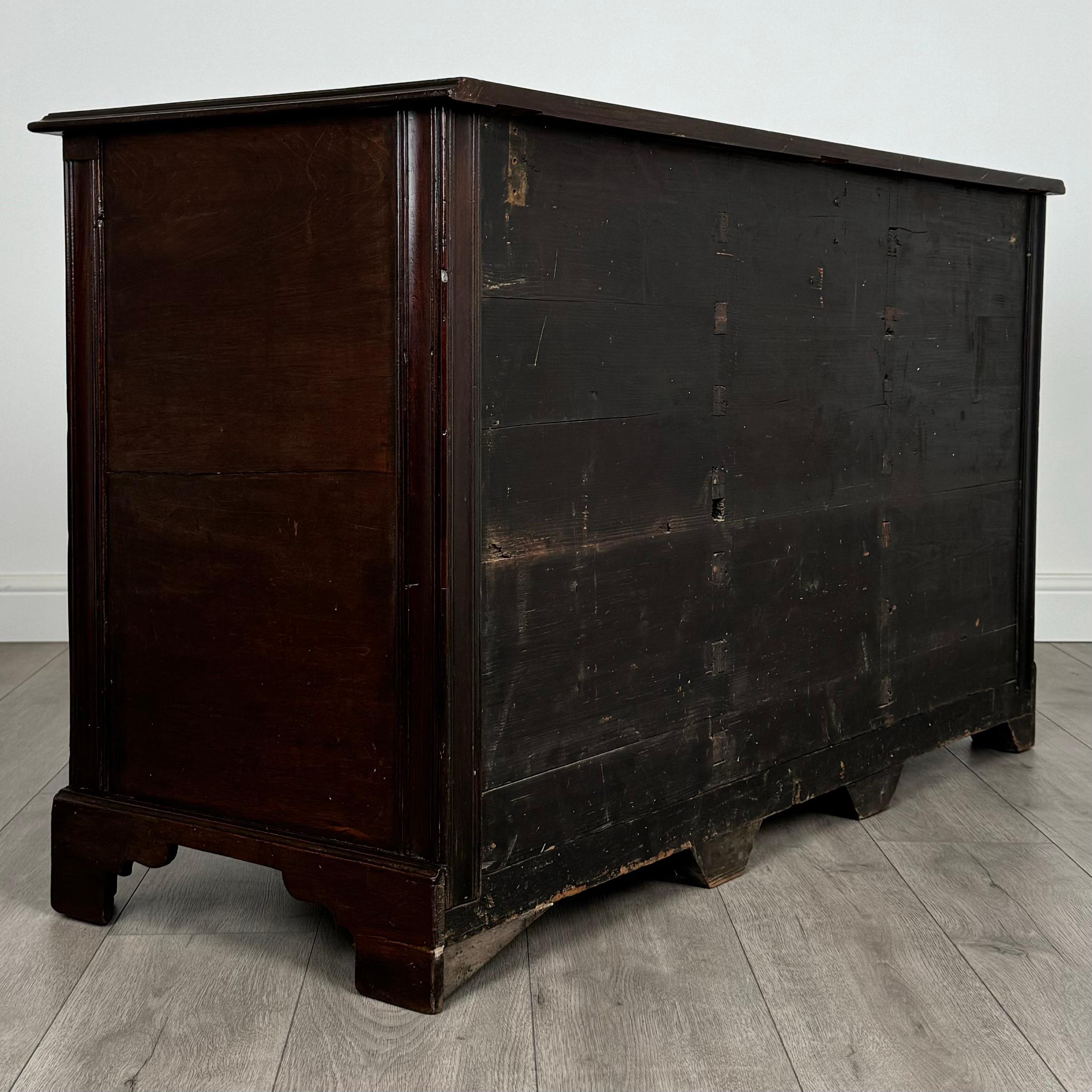 XIXe siècle Bureau ancien du 19ème siècle de bonne qualité en acajou ( REF AF-3734 ) en vente