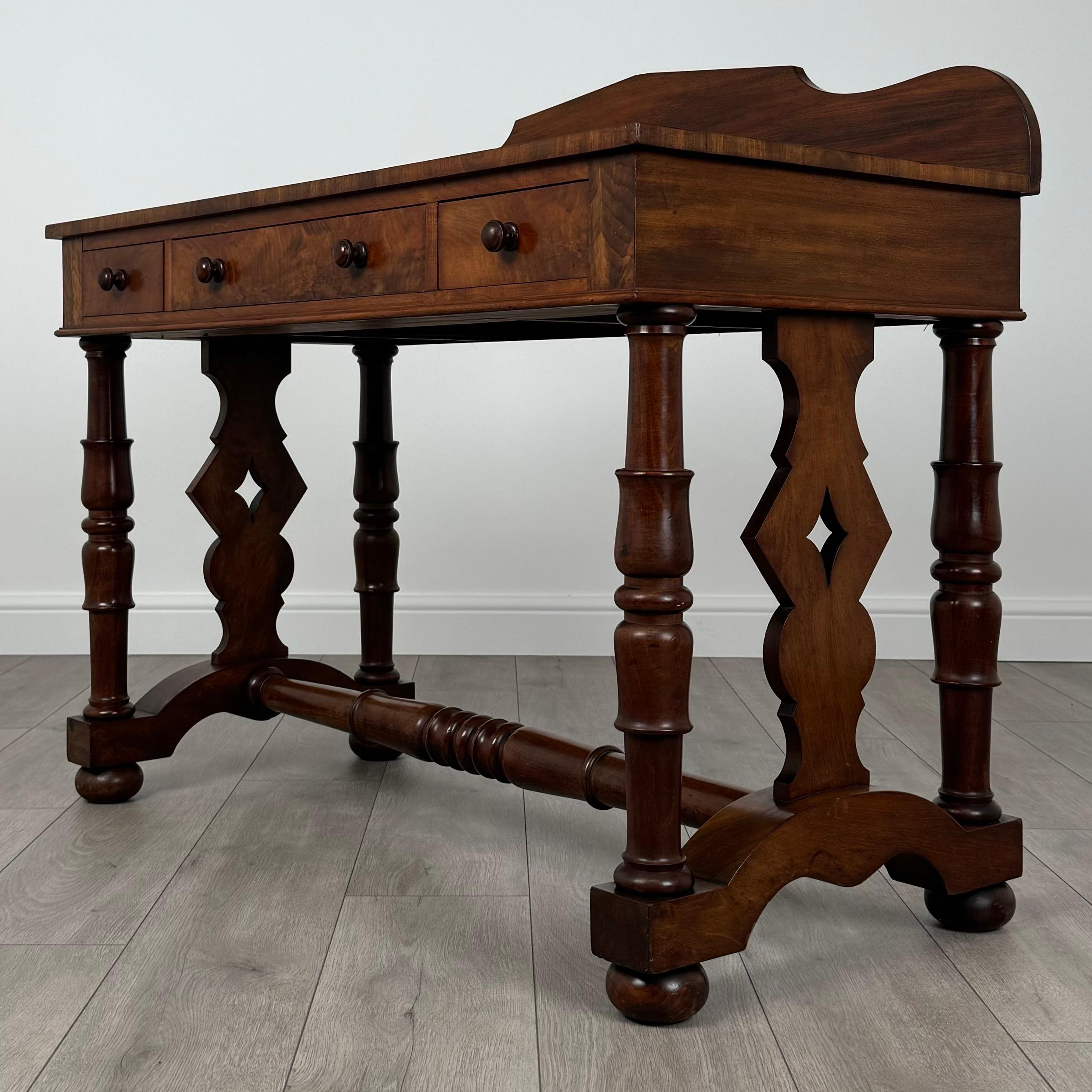 Victorian Antique 19th Century Good Quality Side Table In Mahogany ( REF AF-3556 ) For Sale