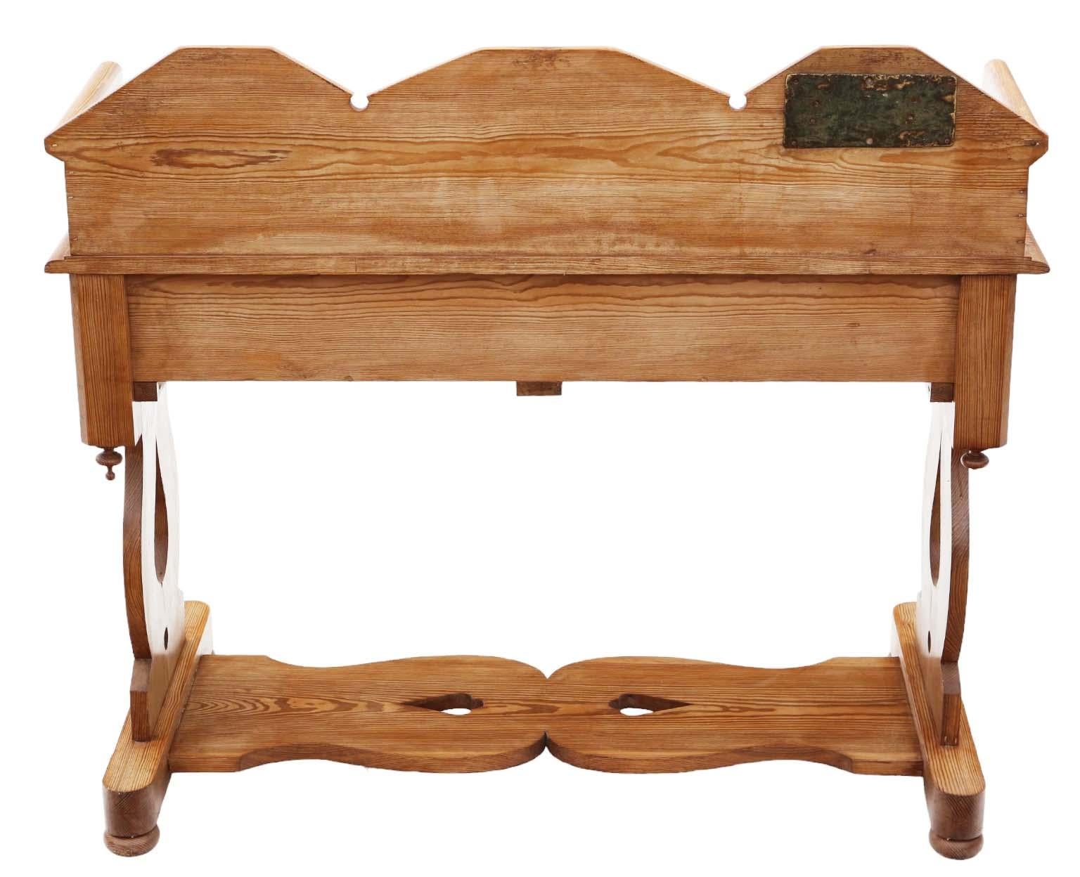 Ancien récipient gothique du 19ème siècle en pin, coiffeuse d'écriture, coiffeuse de bureau en vente 2
