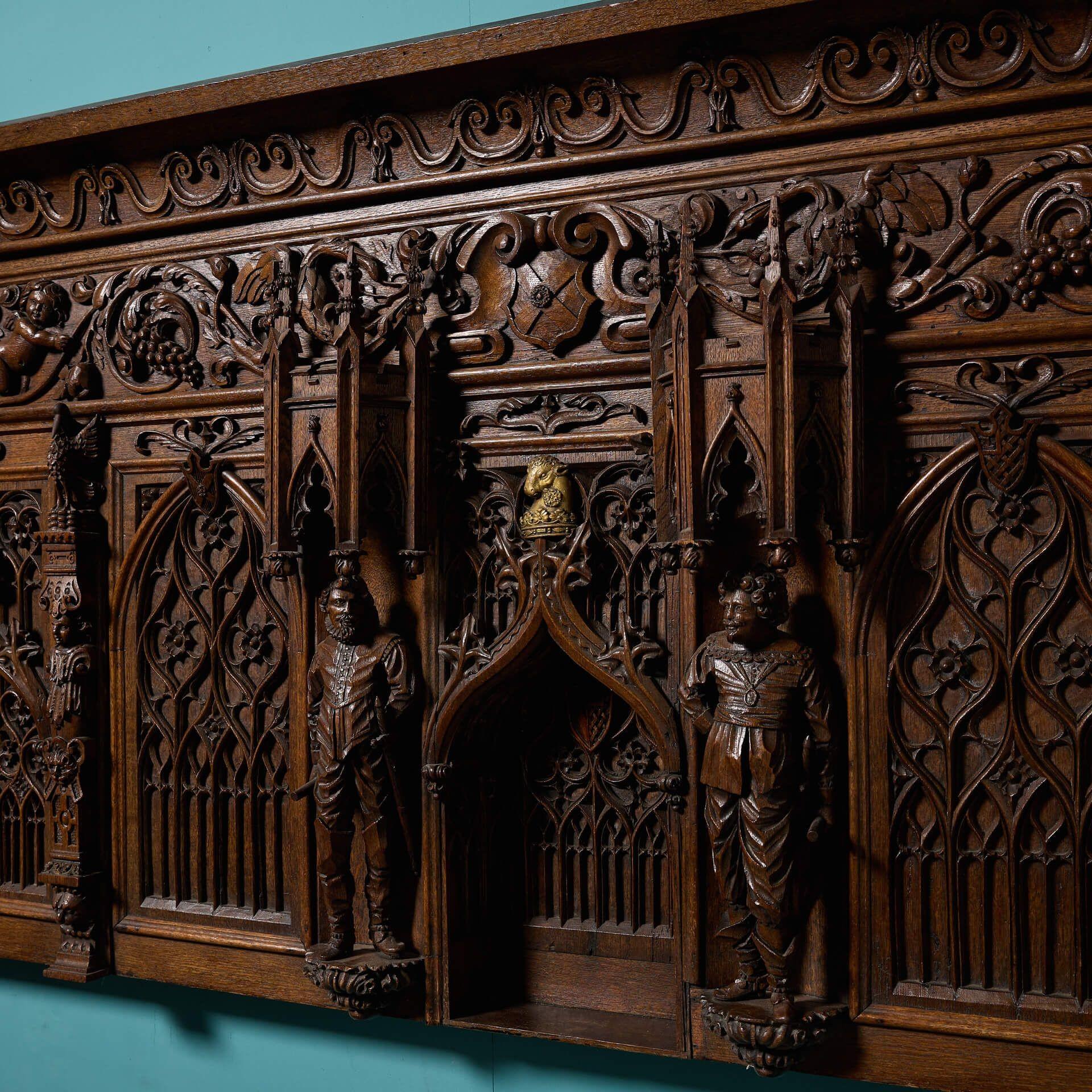 Antike dekorative Eichenholz-Wandtafel im gotischen Stil des 19. Jahrhunderts (Gotisch) im Angebot