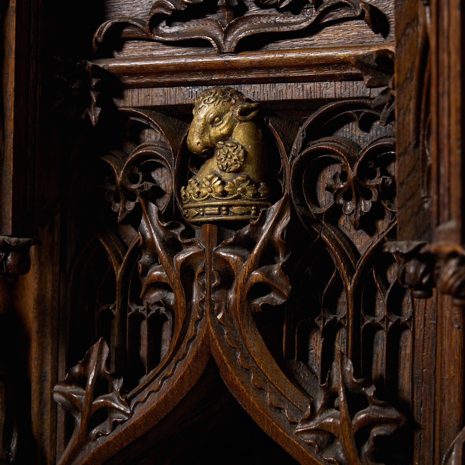 Antike dekorative Eichenholz-Wandtafel im gotischen Stil des 19. Jahrhunderts im Angebot 1