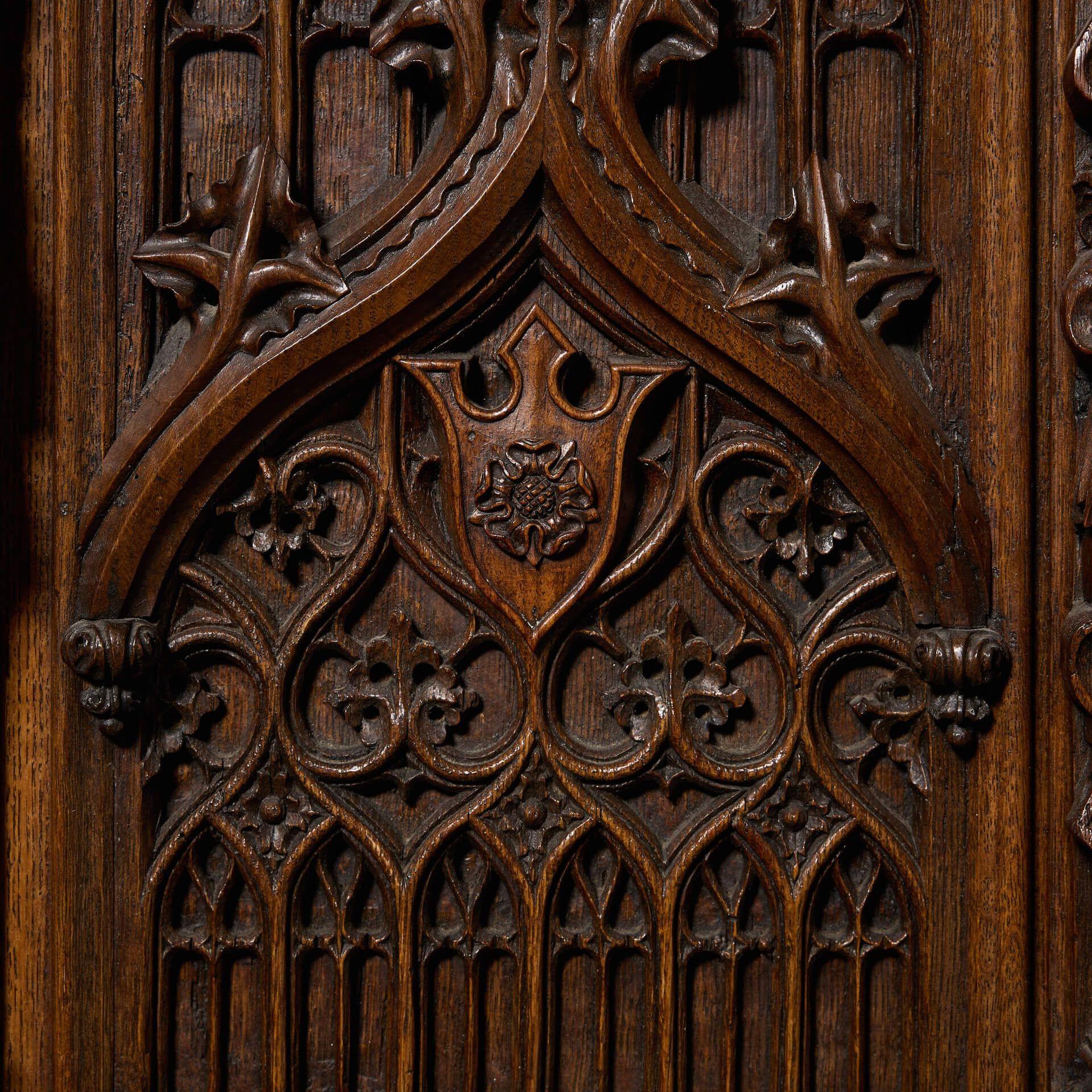 Antike dekorative Eichenholz-Wandtafel im gotischen Stil des 19. Jahrhunderts im Angebot 3