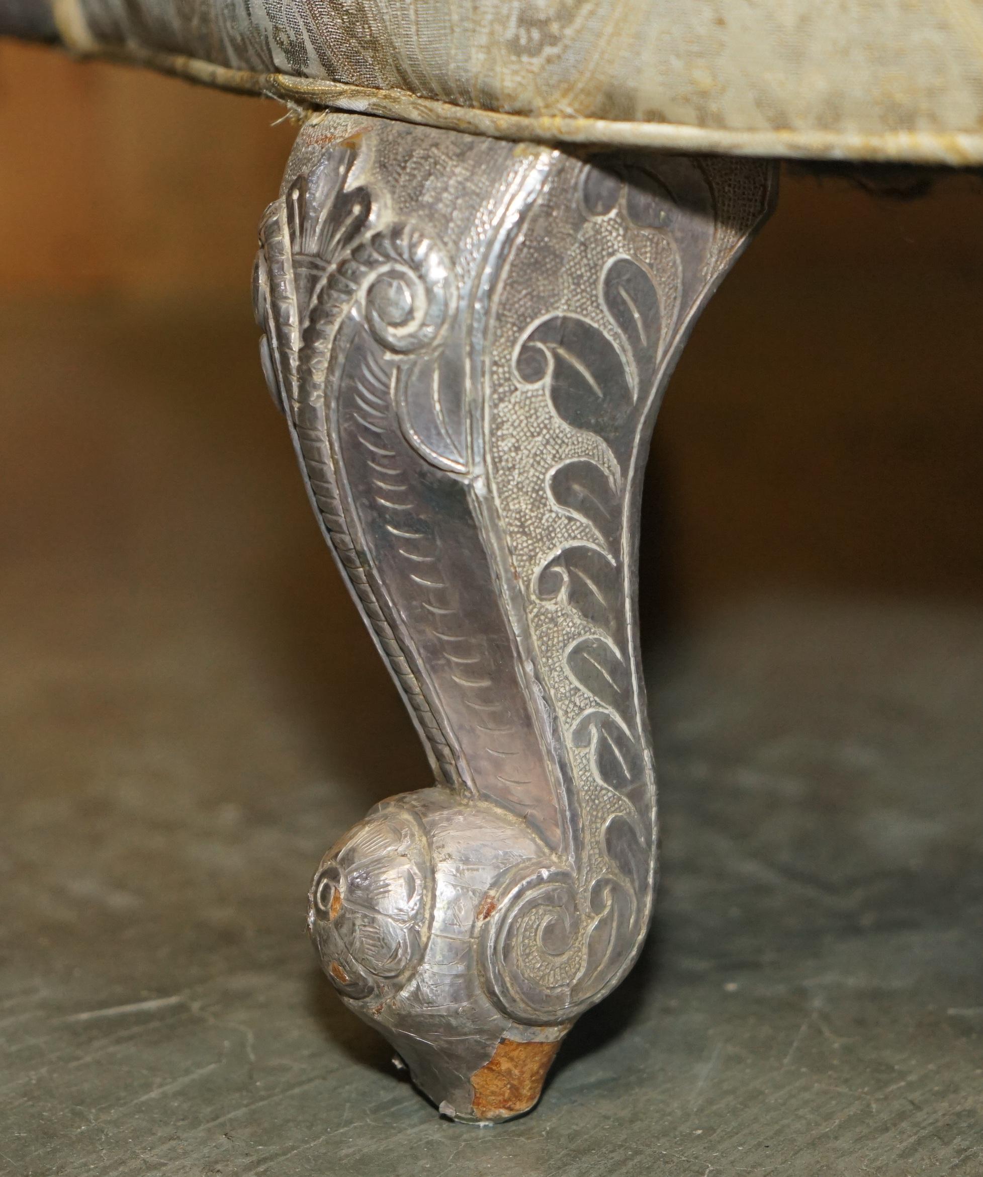 ANTIQUE 19TH CENTURY HAND CARVED SiLVER METAL WRAP TETE A TETE CONVERSATION SOFA For Sale 5