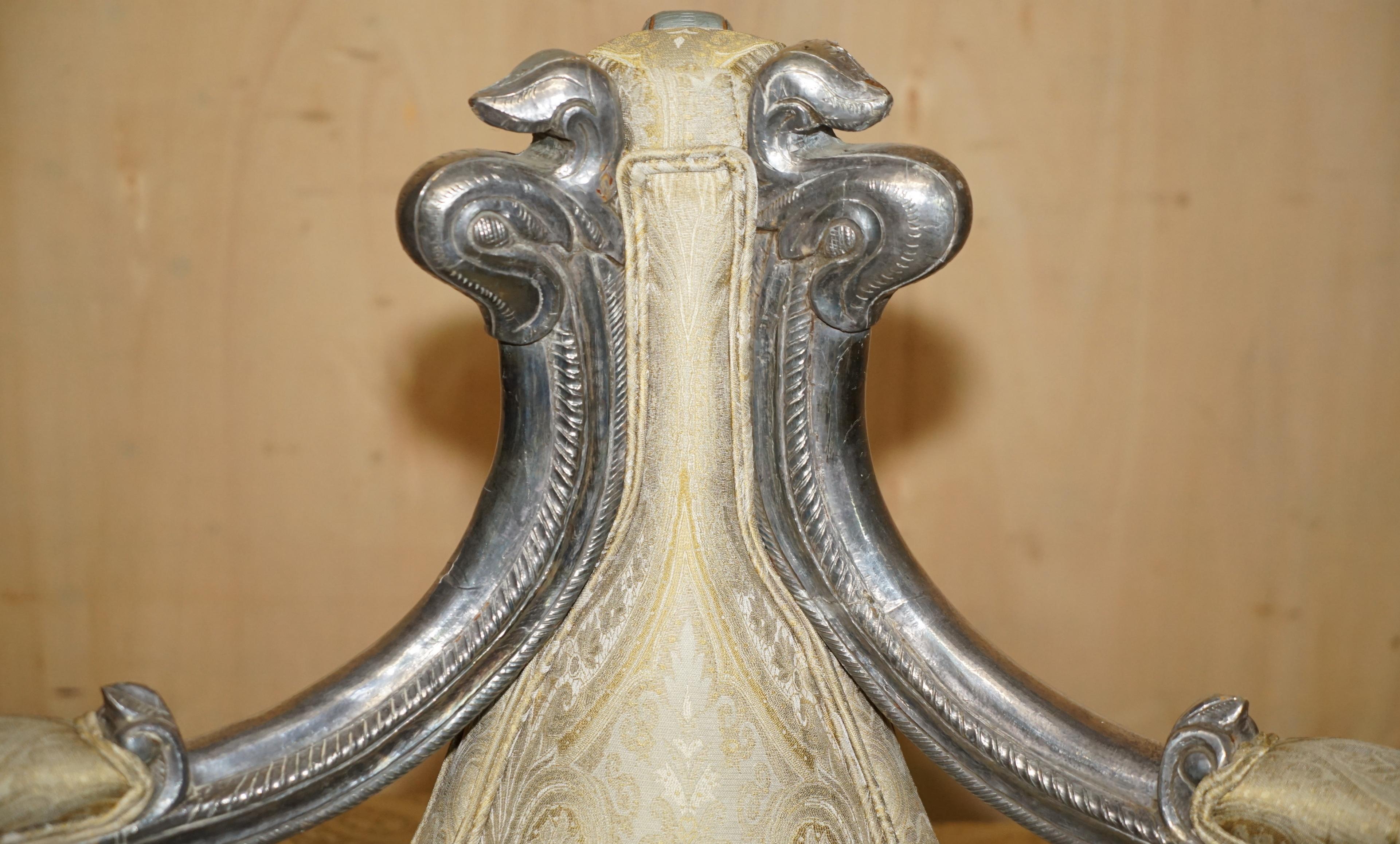 Hand-Crafted ANTIQUE 19TH CENTURY HAND CARVED SiLVER METAL WRAP TETE A TETE CONVERSATION SOFA For Sale