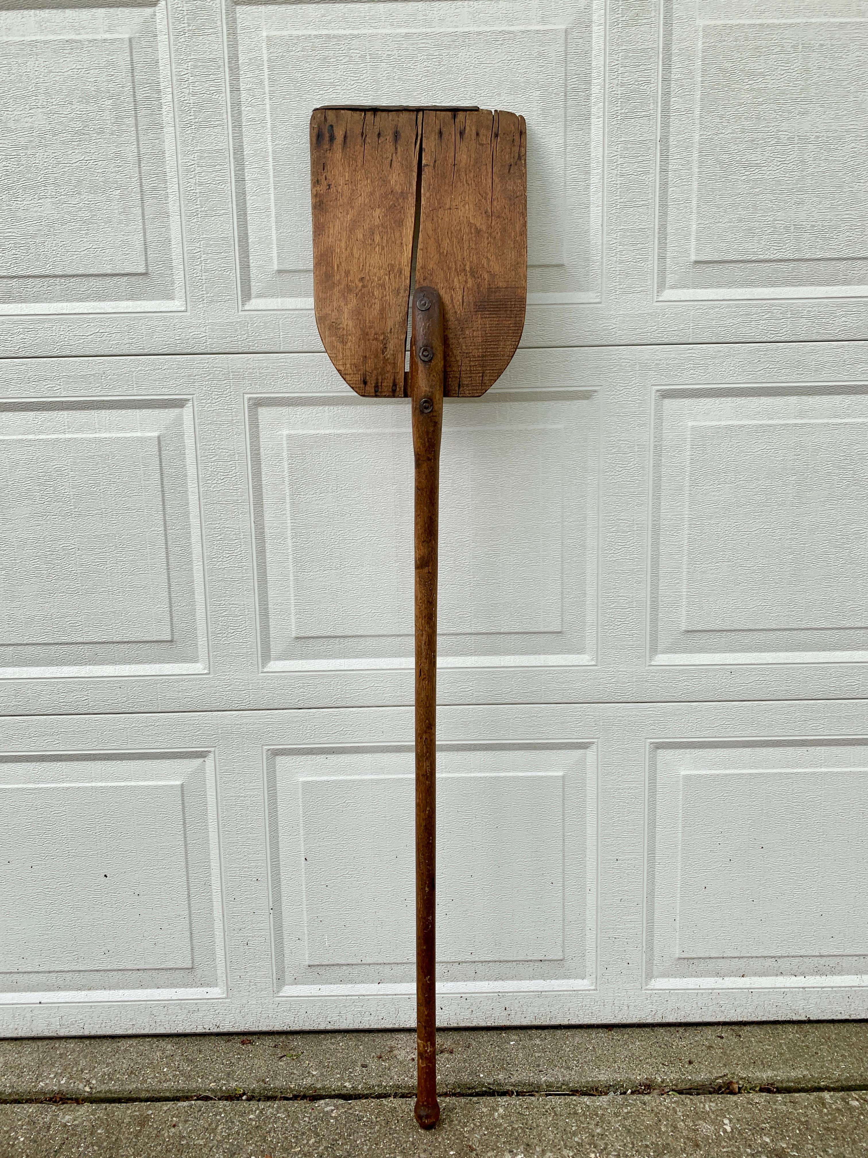 Pelle à grain en bois ancienne du 19e siècle, faite à la main en vente 1