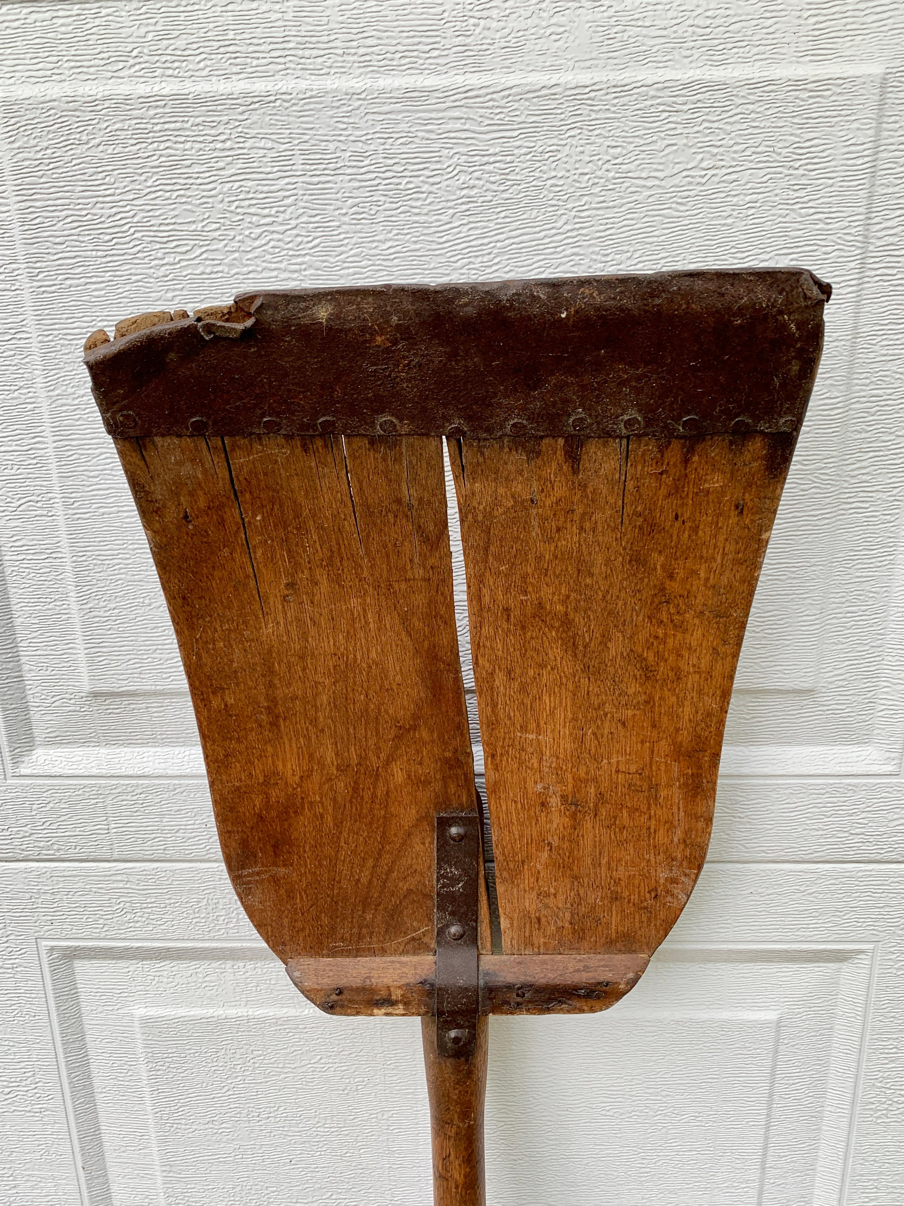 Rustique Pelle à grain en bois ancienne du 19e siècle, faite à la main en vente