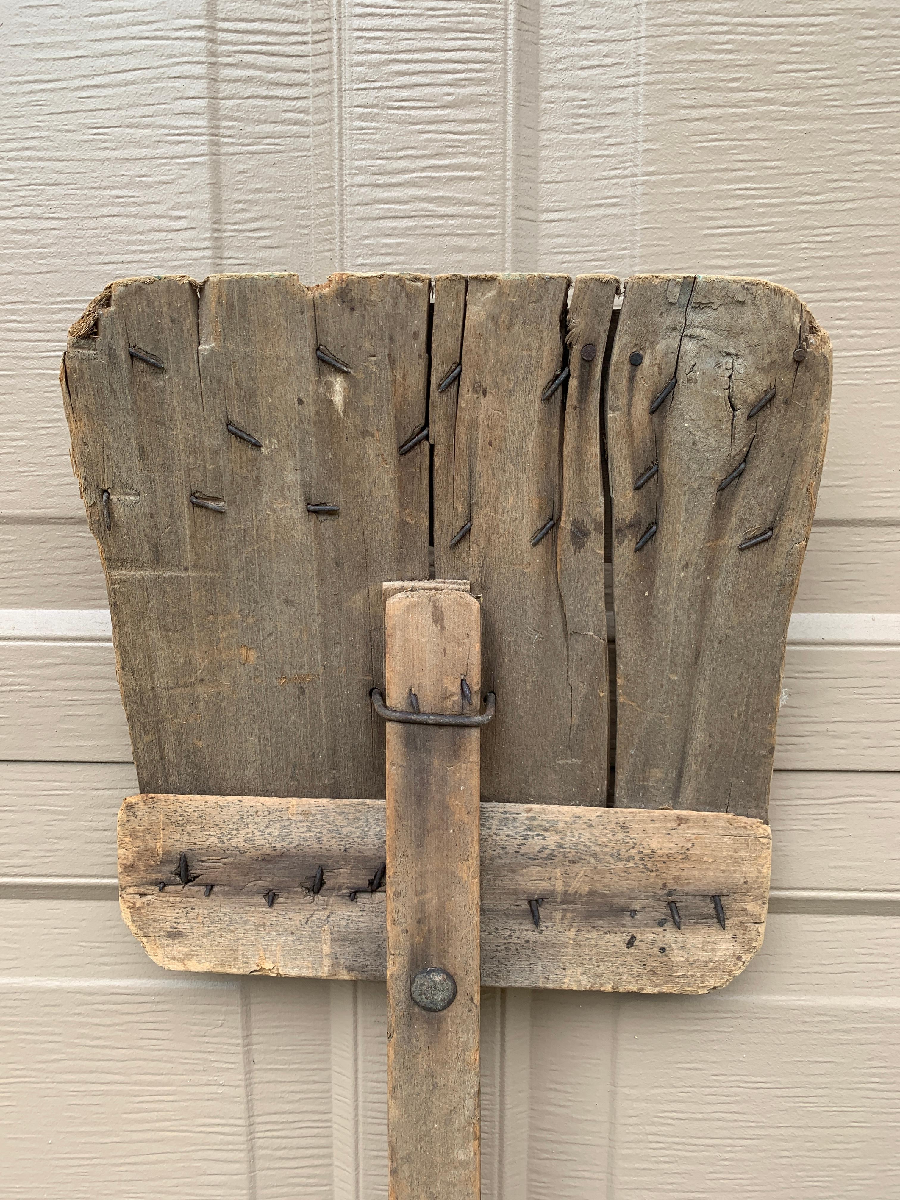 Antique 19th Century Hand Made Wooden Grain Shovel In Good Condition For Sale In Elkhart, IN