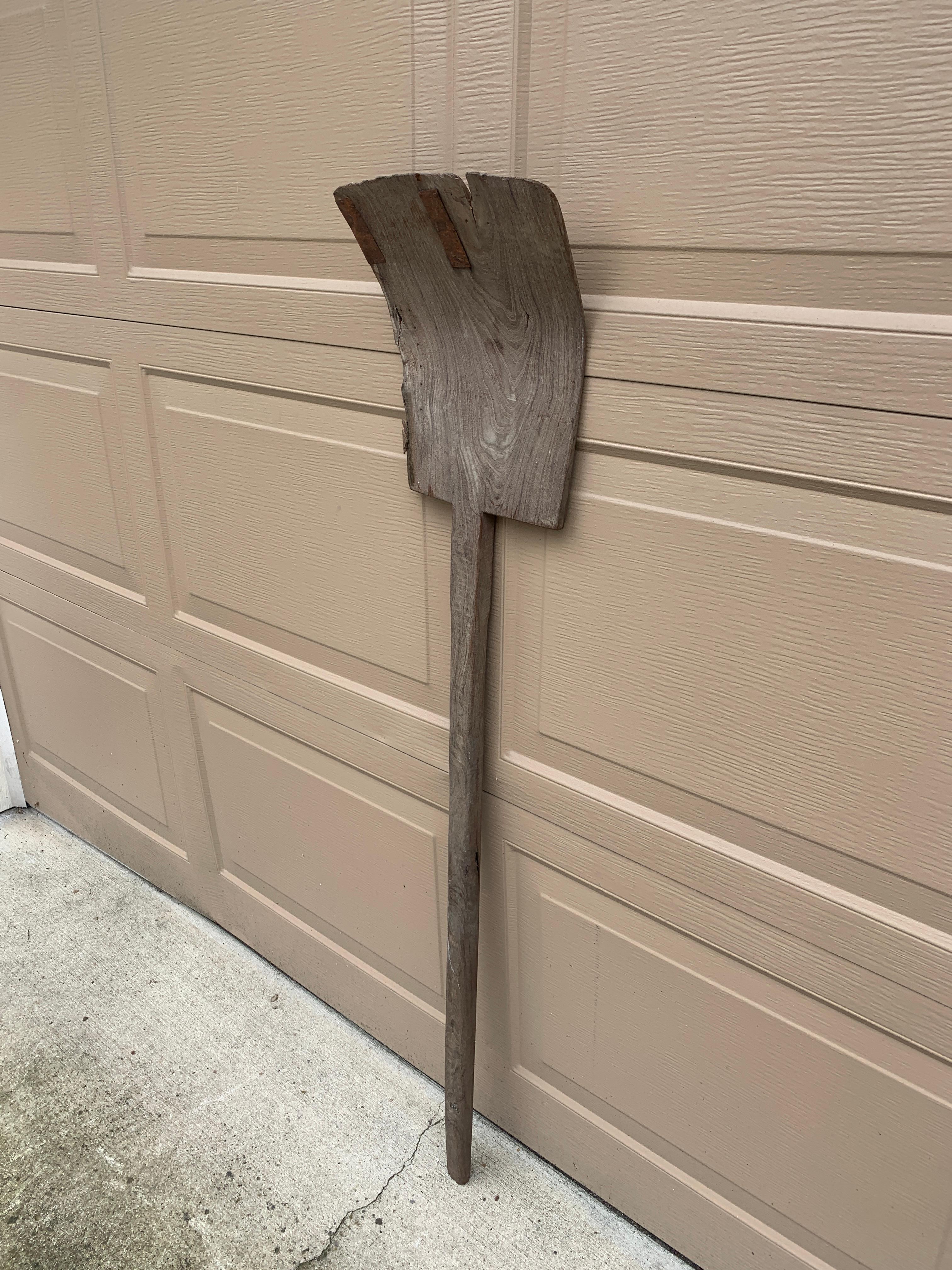 medieval shovel
