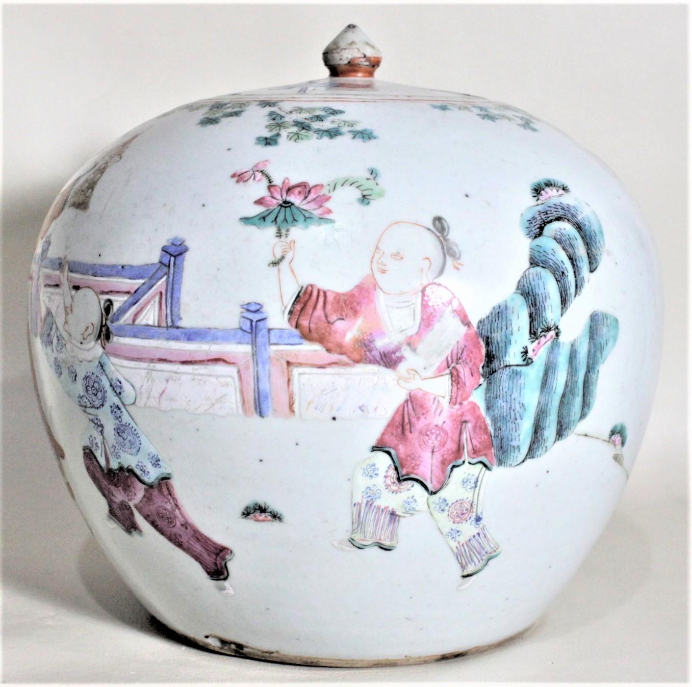 Exportation chinoise Ancienne jarre à couvercle en porcelaine chinoise du 19ème siècle peinte à la main en vente