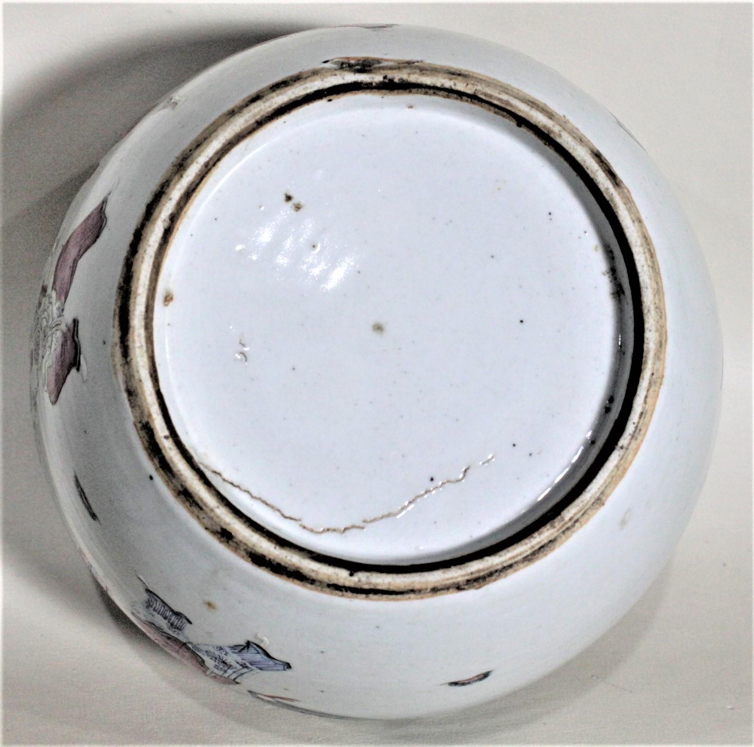 Céramique Ancienne jarre à couvercle en porcelaine chinoise du 19ème siècle peinte à la main en vente