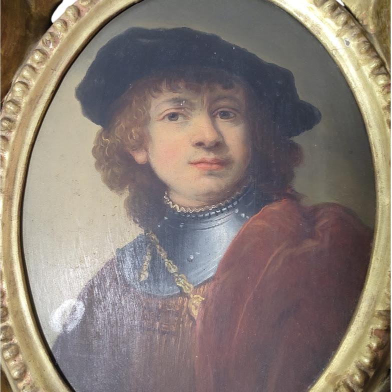 Pintado a mano con gran delicadeza, basado en el autorretrato. Óleo sobre marco de madera dorada de estilo rococó ricamente decorado.