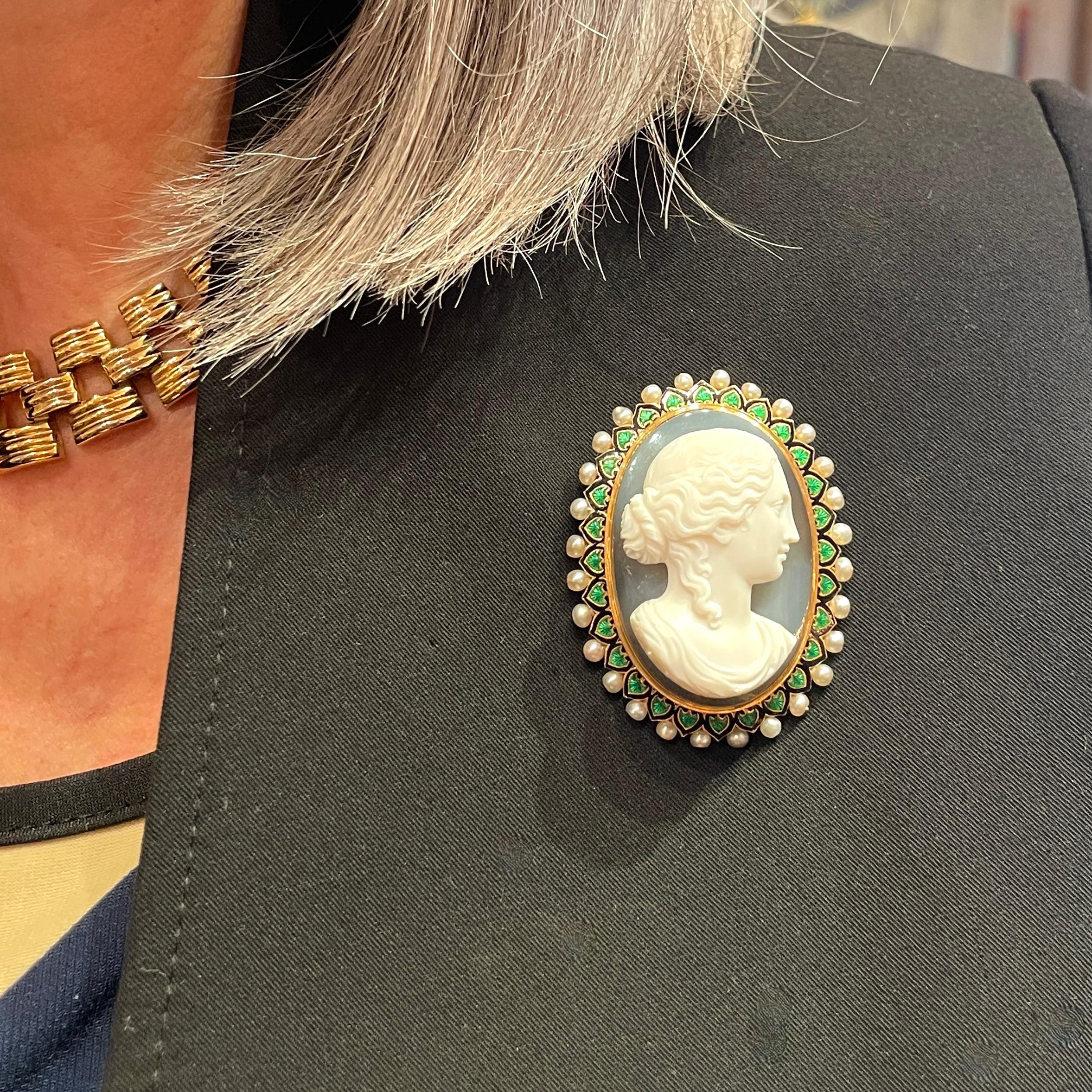 Antique 19th Century Hardstone Cameo Brooch in 18K French Enameled Setting For Sale 4