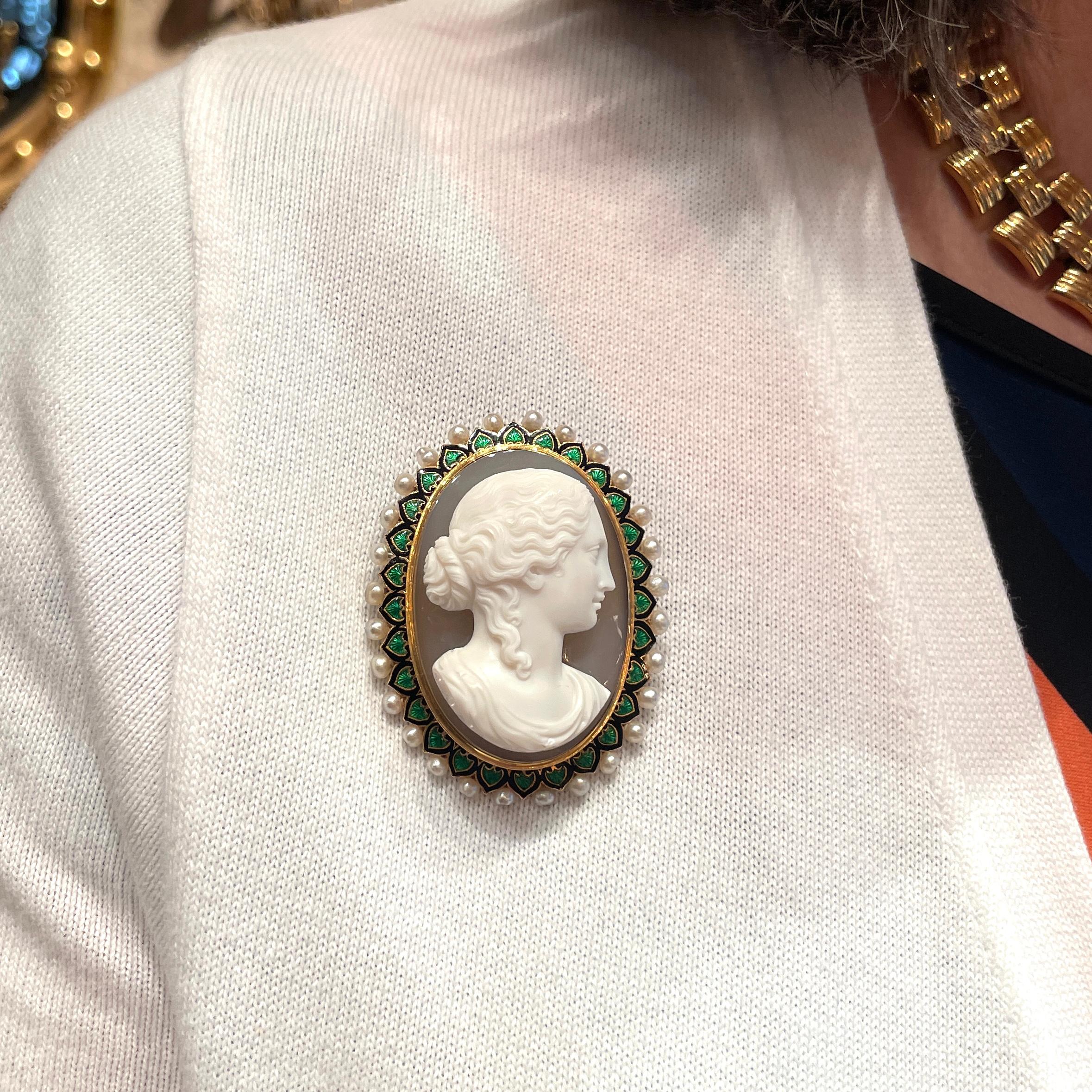 Antique 19th Century Hardstone Cameo Brooch in 18K French Enameled Setting For Sale 5