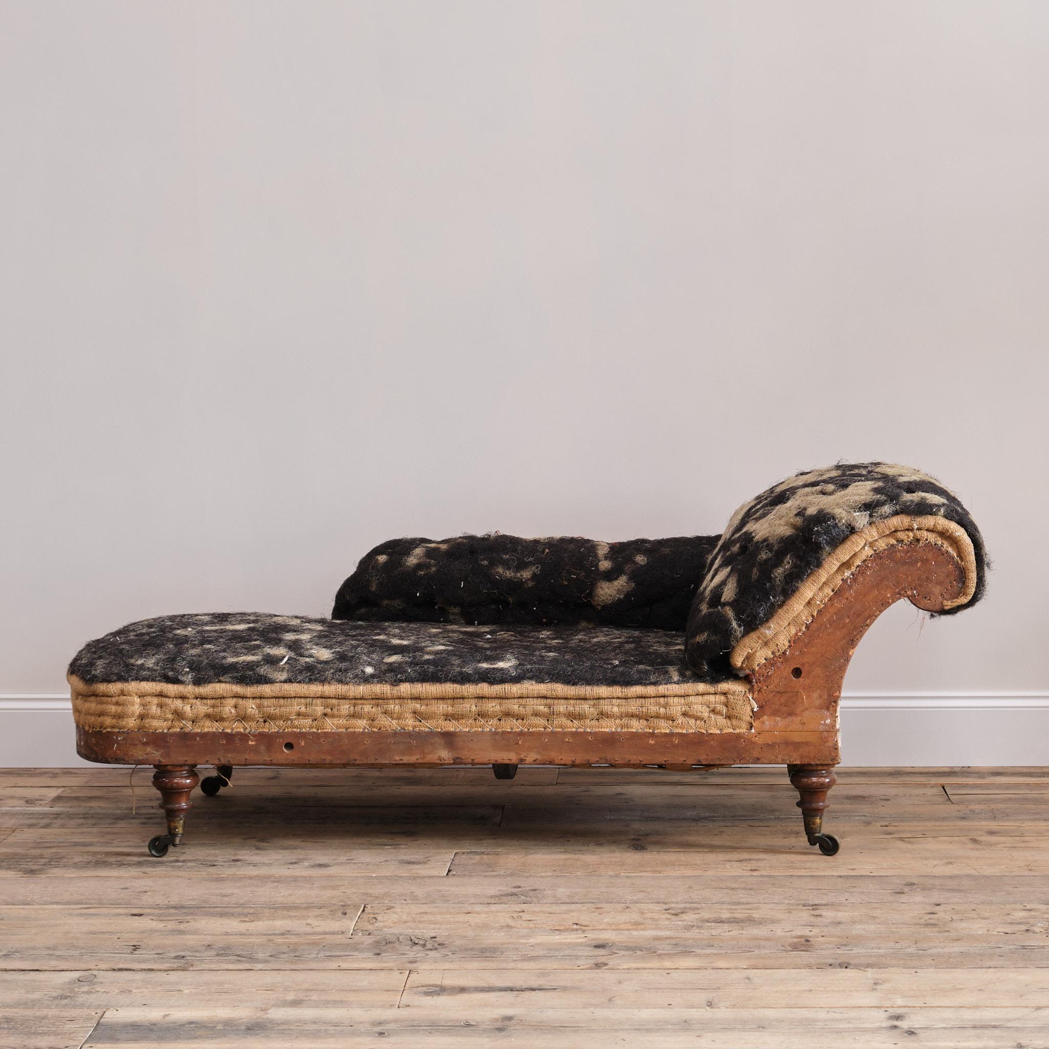 Victorian Antique 19th century Howard & Sons Chaise Lounge