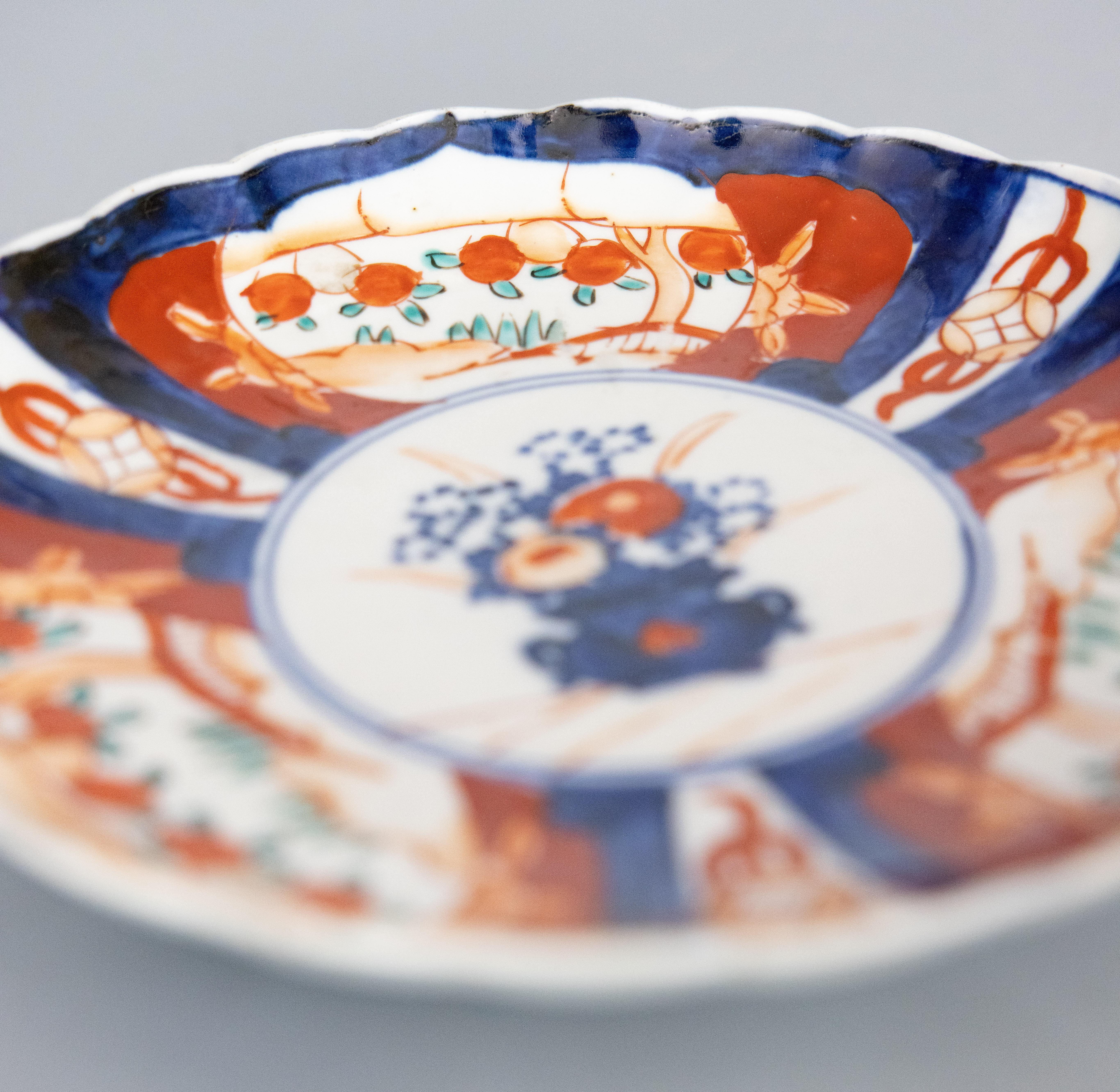 Japonisme Antique 19th Century Japanese Imari Scalloped Plate For Sale