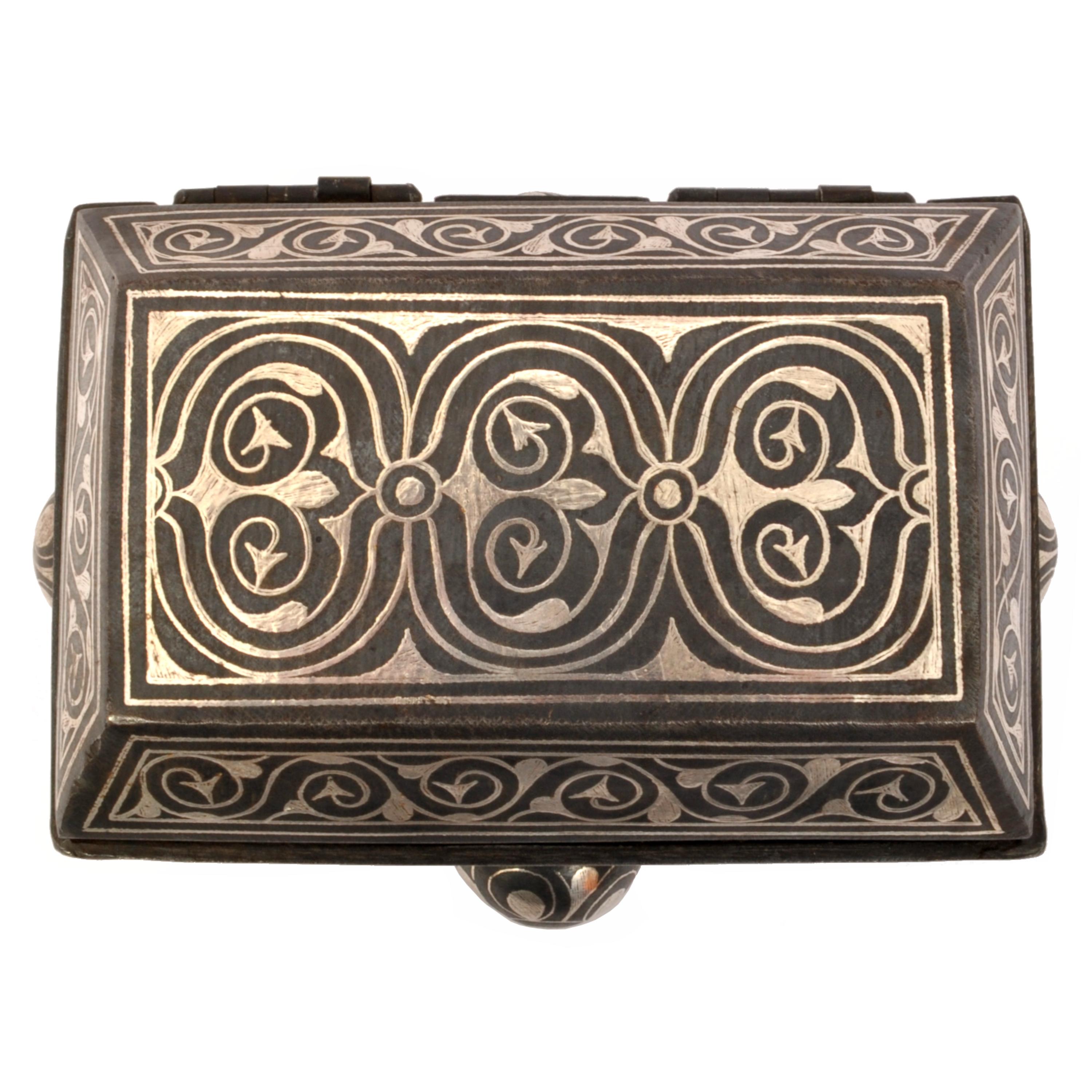 Antique 19th Century Indian Bidriware Pandan Silver & Brass Casket Jewelry Box  For Sale 5