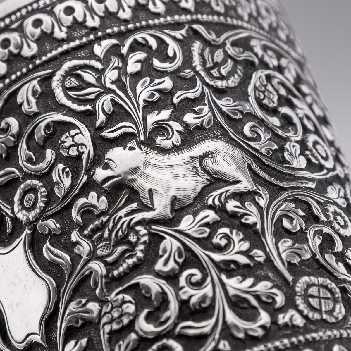 Vaso antiguo de plata maciza de Kutch (India) del siglo XIX c.1880 en venta 4