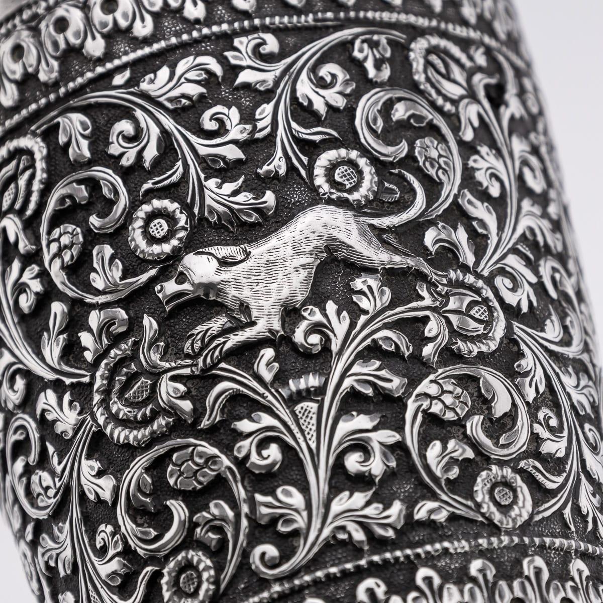 Vaso antiguo de plata maciza de Kutch (India) del siglo XIX c.1880 en venta 7