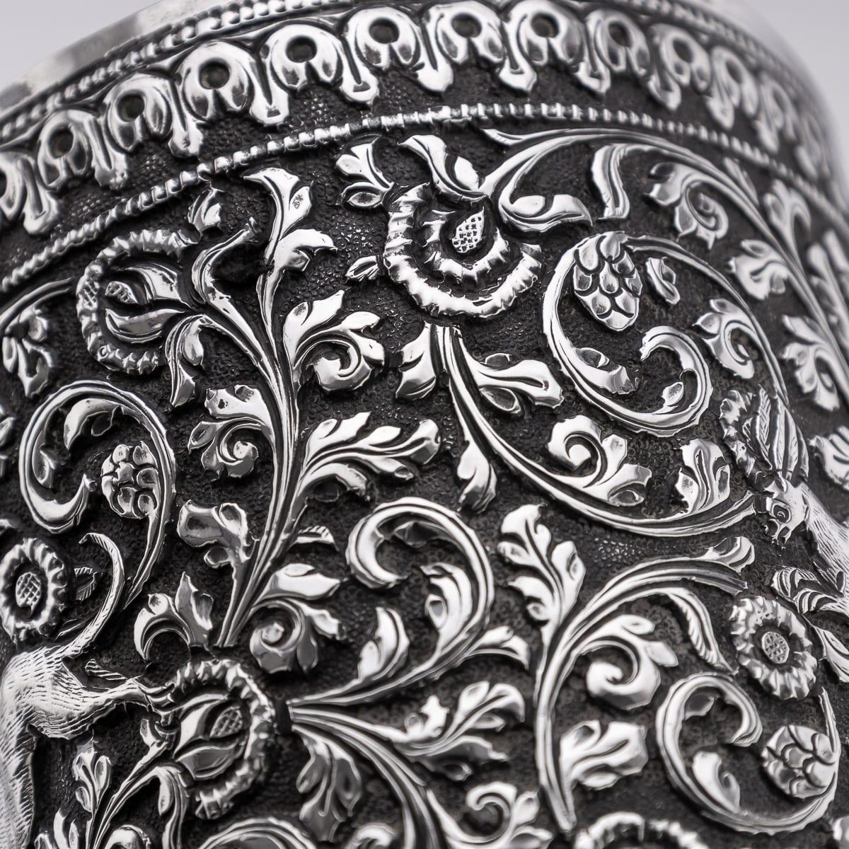 Vaso antiguo de plata maciza de Kutch (India) del siglo XIX c.1880 en venta 9