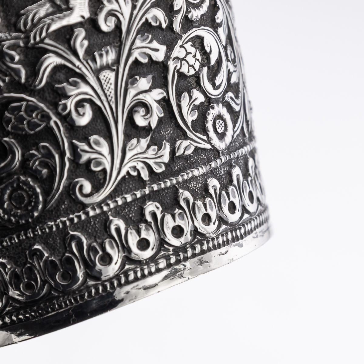 Vaso antiguo de plata maciza de Kutch (India) del siglo XIX c.1880 en venta 10