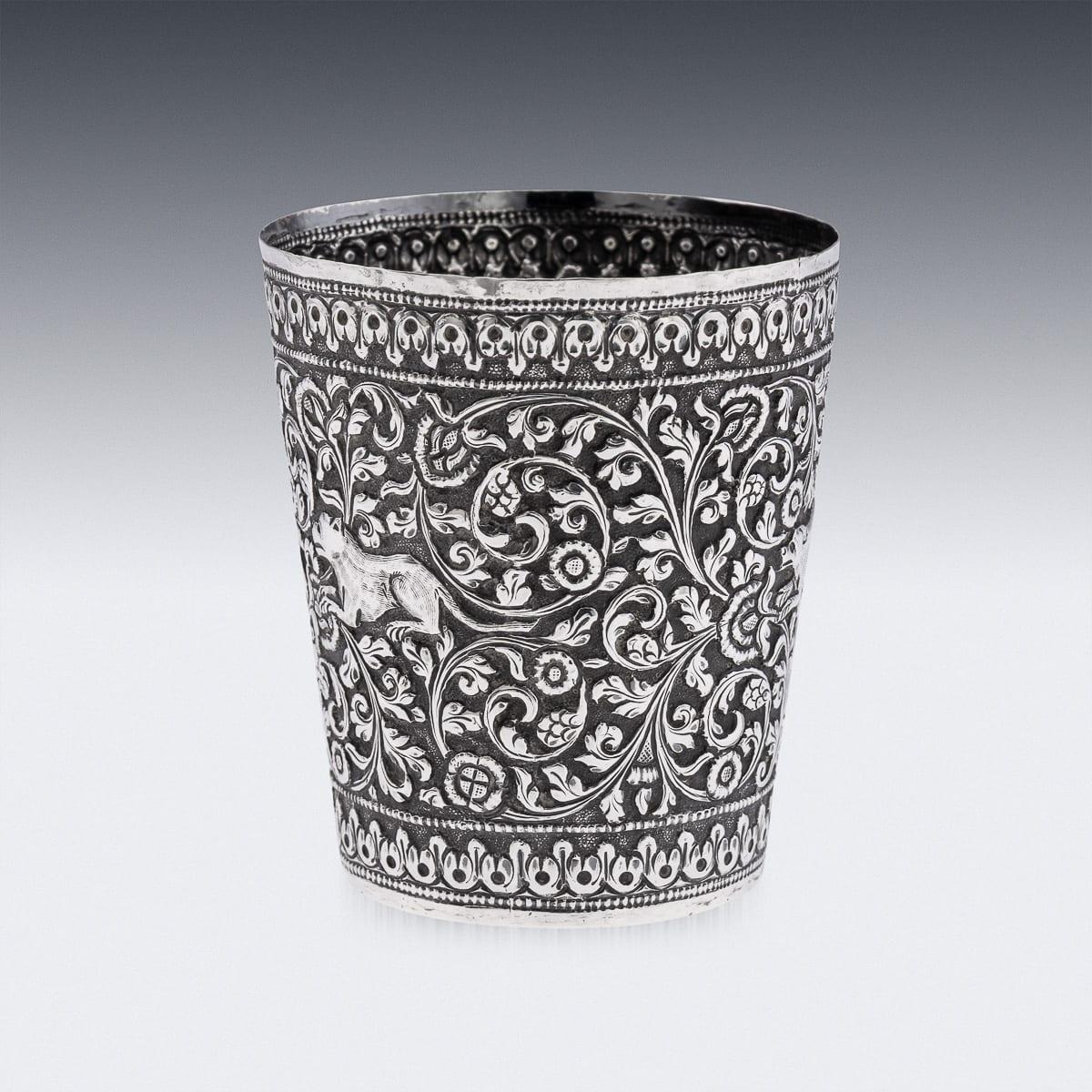 Vaso antiguo de plata maciza de Kutch (India) del siglo XIX c.1880 Otro en venta