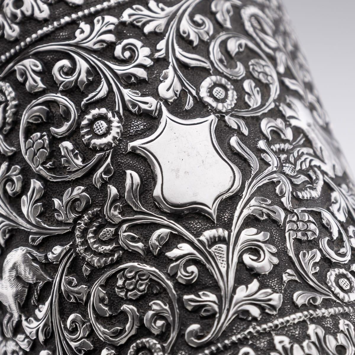 Vaso antiguo de plata maciza de Kutch (India) del siglo XIX c.1880 en venta 2