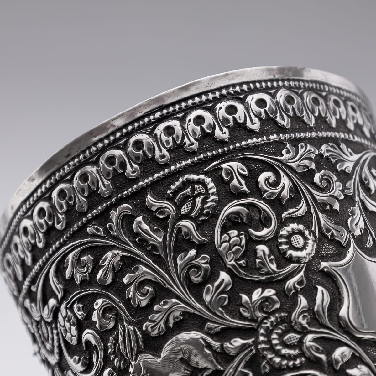 Vaso antiguo de plata maciza de Kutch (India) del siglo XIX c.1880 en venta 3