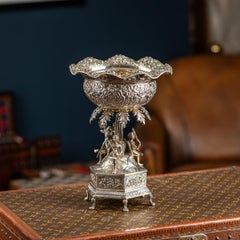 Antico centrotavola d'argento massiccio indiano del 19° secolo Kutch, 1890 circa