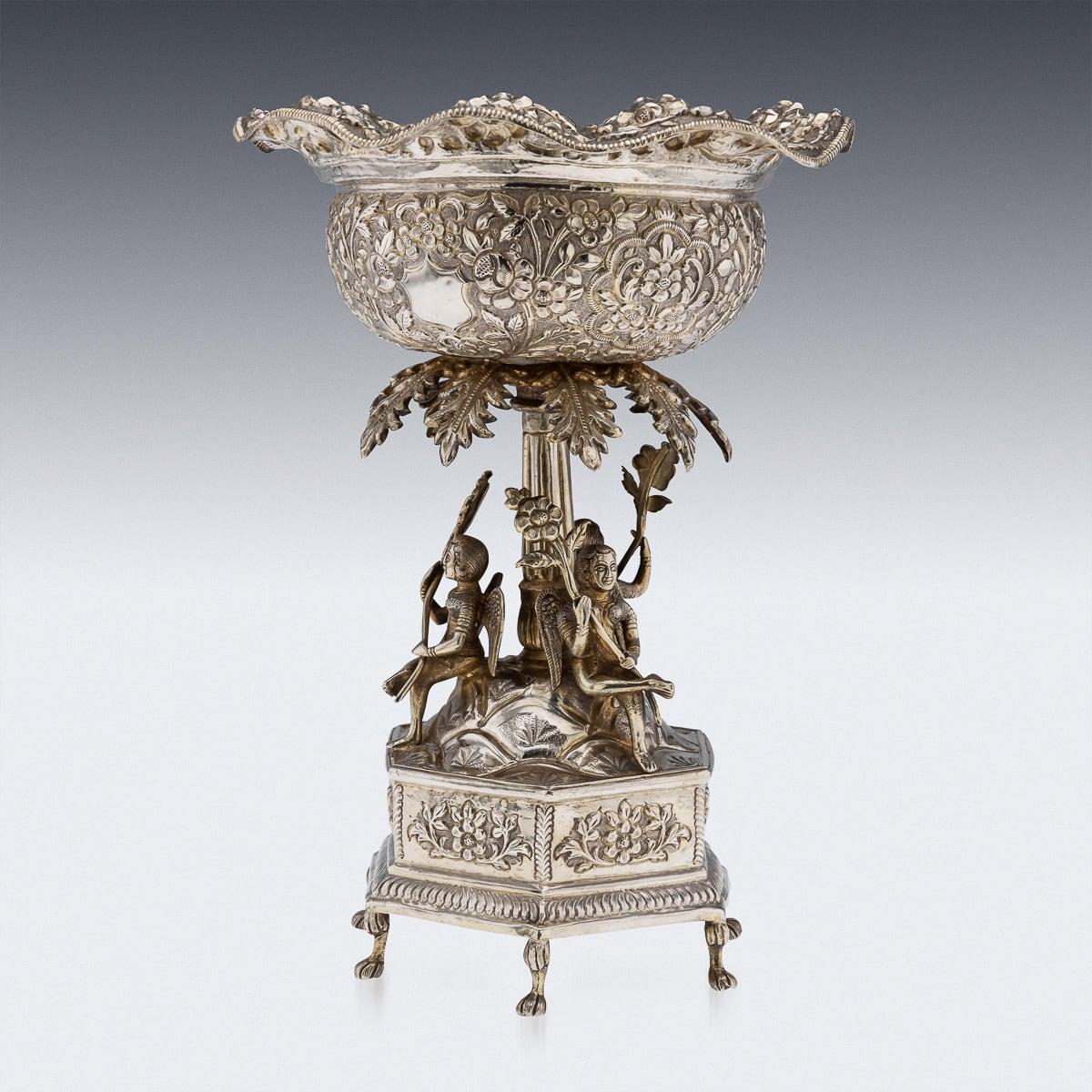 XIXe siècle Centre de table indien ancien du 19ème siècle en argent massif, vers 1890 en vente
