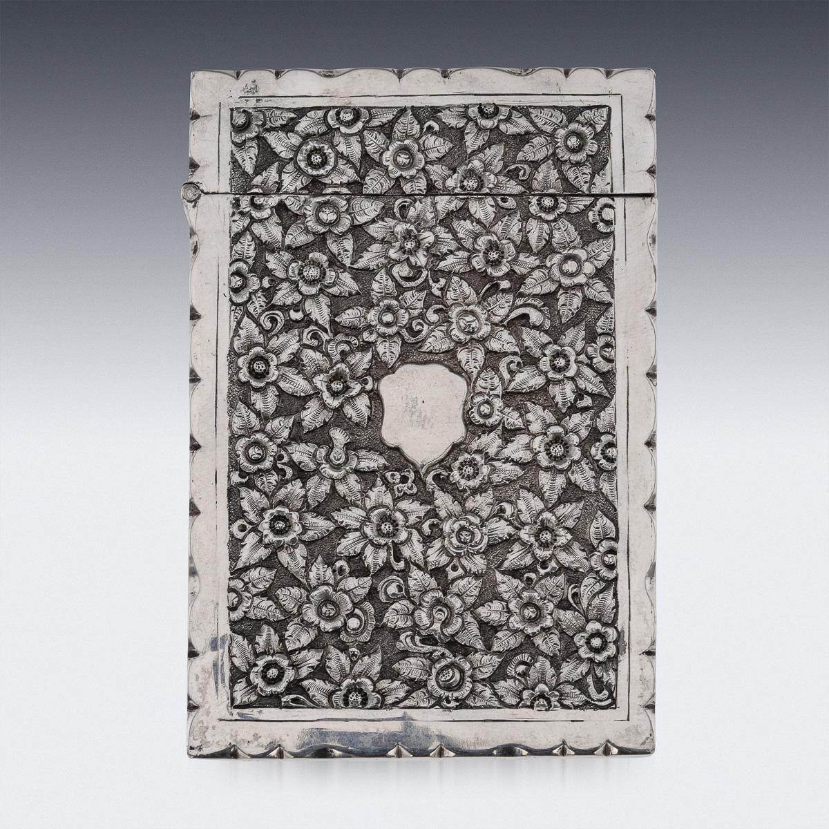 Autre Étui à cigarettes indien ancien Kutch du 19ème siècle en argent massif vers 1890 en vente