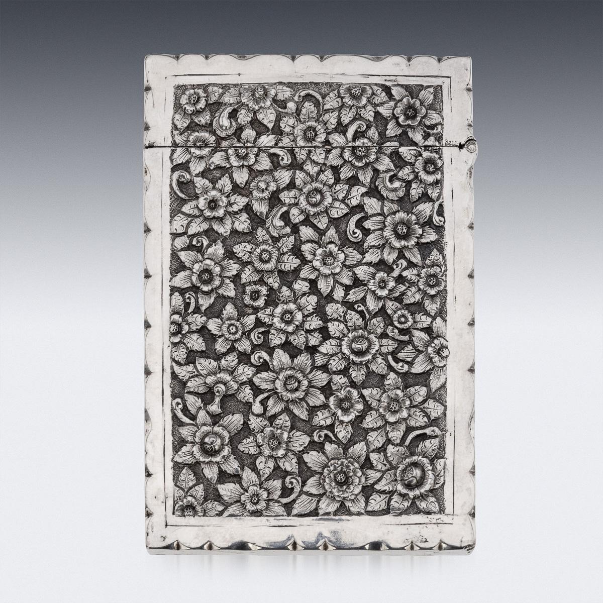 Indien Étui à cigarettes indien ancien Kutch du 19ème siècle en argent massif vers 1890 en vente