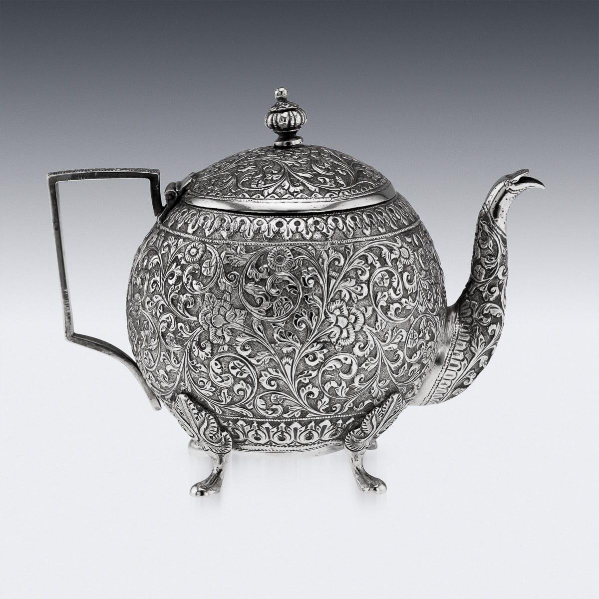 Antique 19th Century Indian Kutch Solid Silver Teapot c.1890 For Sale 1