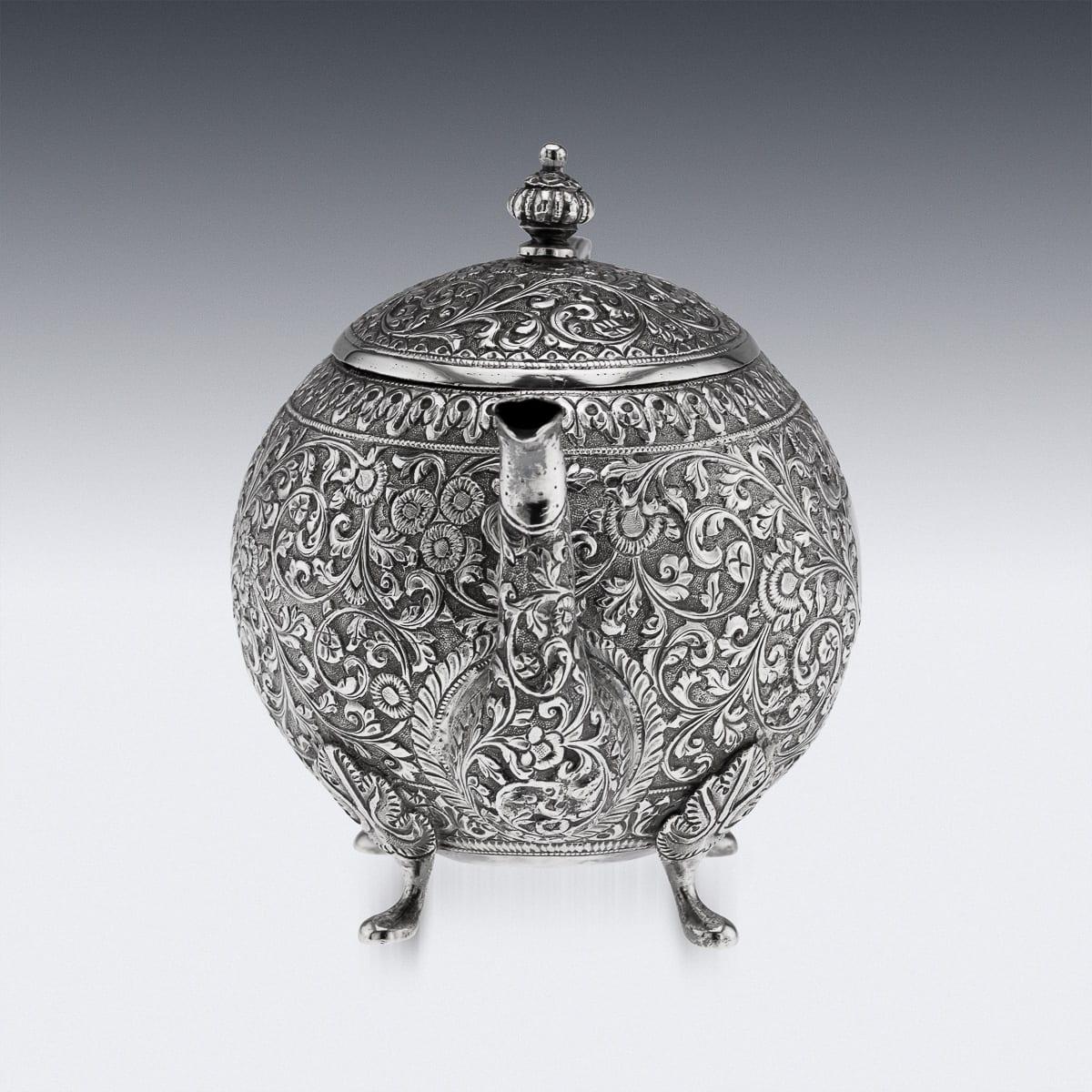 Antique 19th Century Indian Kutch Solid Silver Teapot c.1890 For Sale 2