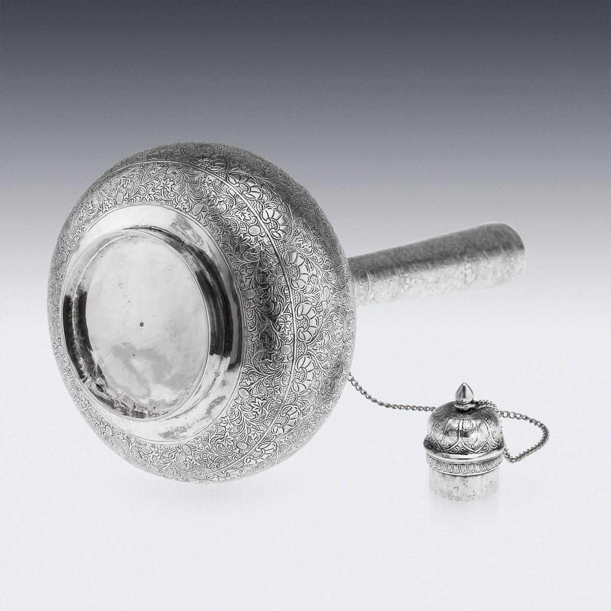 Antigua botella de agua Surahi de plata maciza india del siglo XIX, Lucknow c.1870 en venta 1