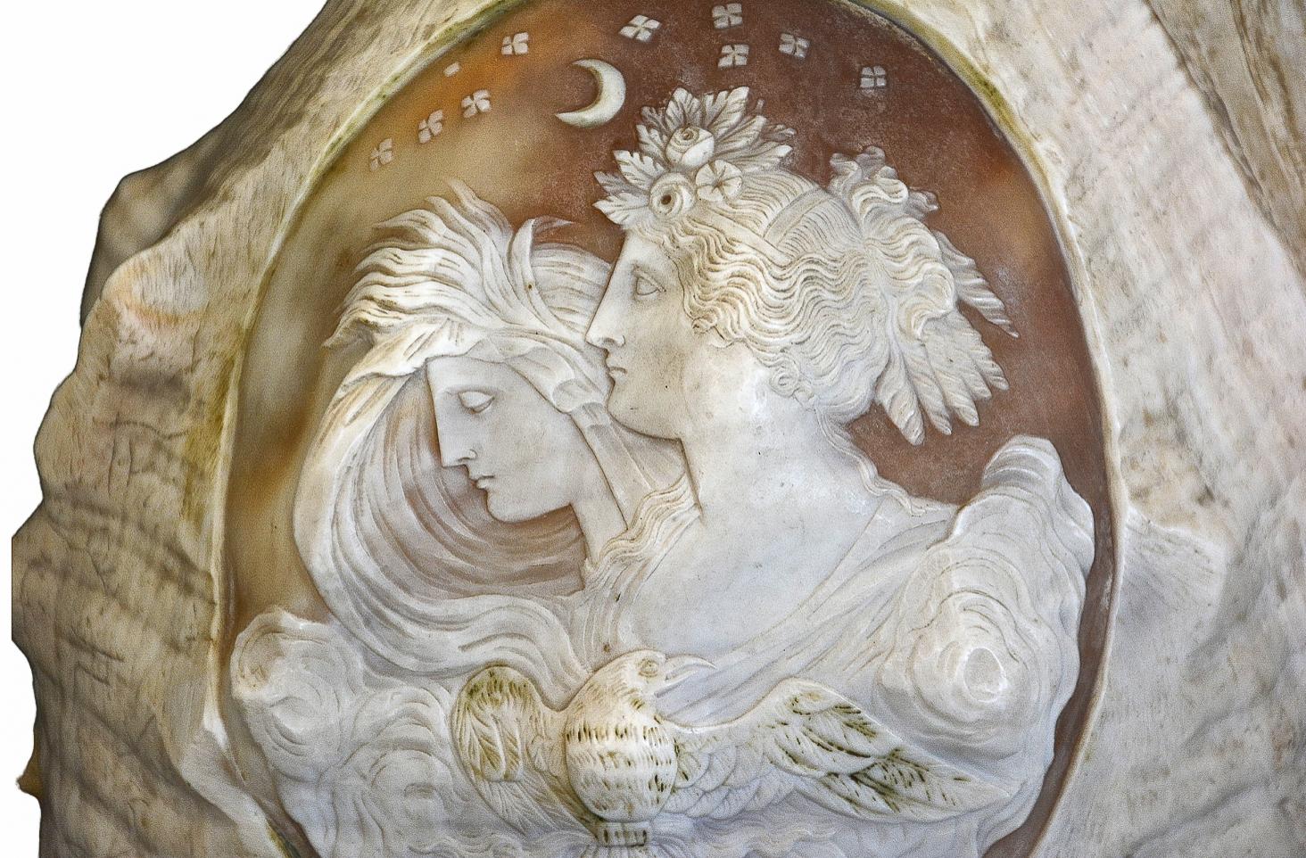 Antique 19th Century Italian Carved Cameo Conch Shell For Sale 6