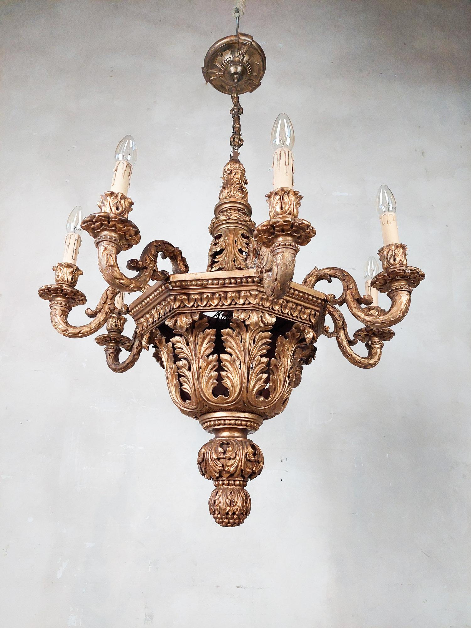 Antique 19th Century Italian Carved Wooden Gold Patinated Chandelier 1