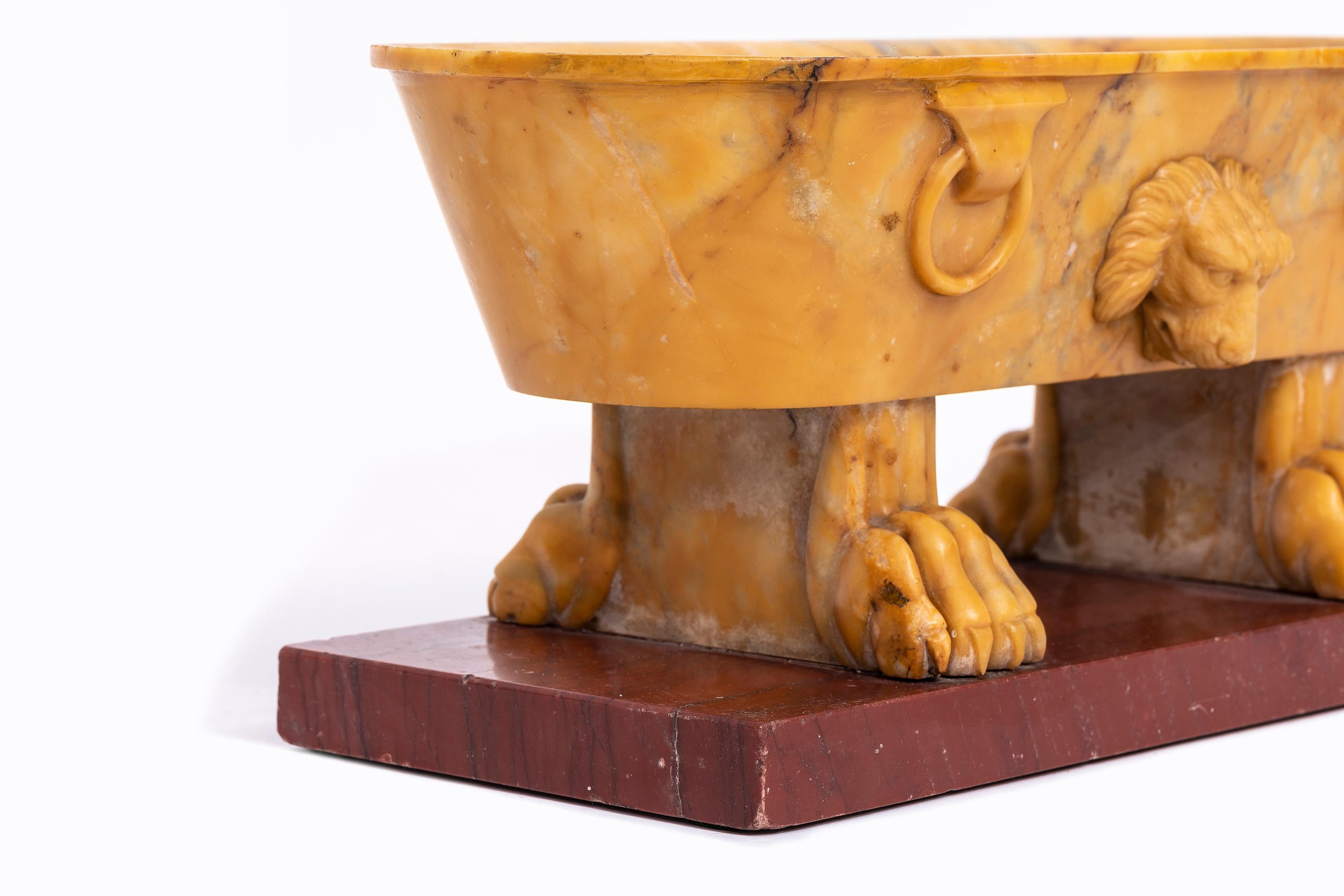 Marbre Modèle de sarcophage Grand Tour italien du 19ème siècle en marbre de Sienne en vente