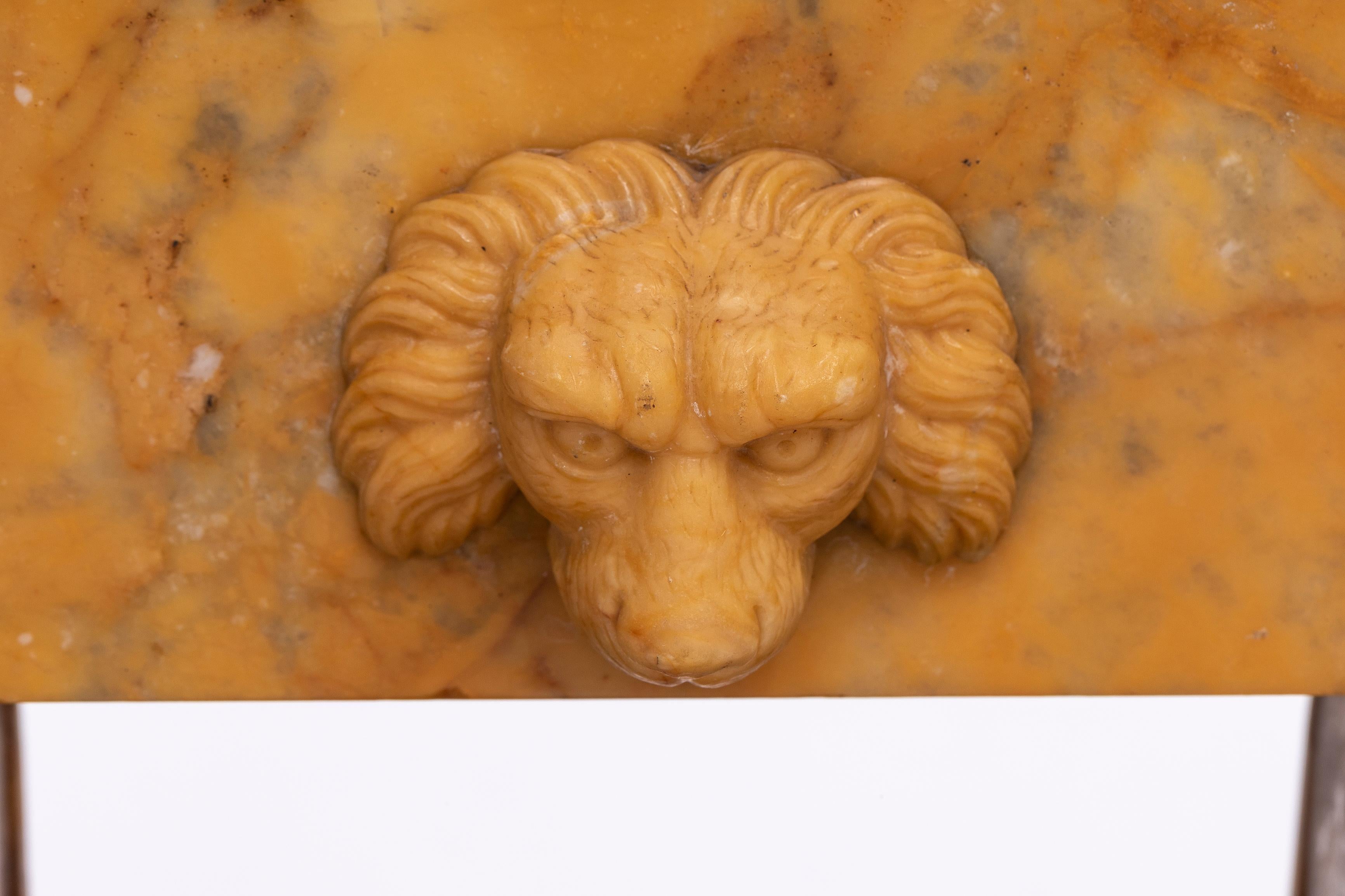 Modèle de sarcophage Grand Tour italien du 19ème siècle en marbre de Sienne en vente 2