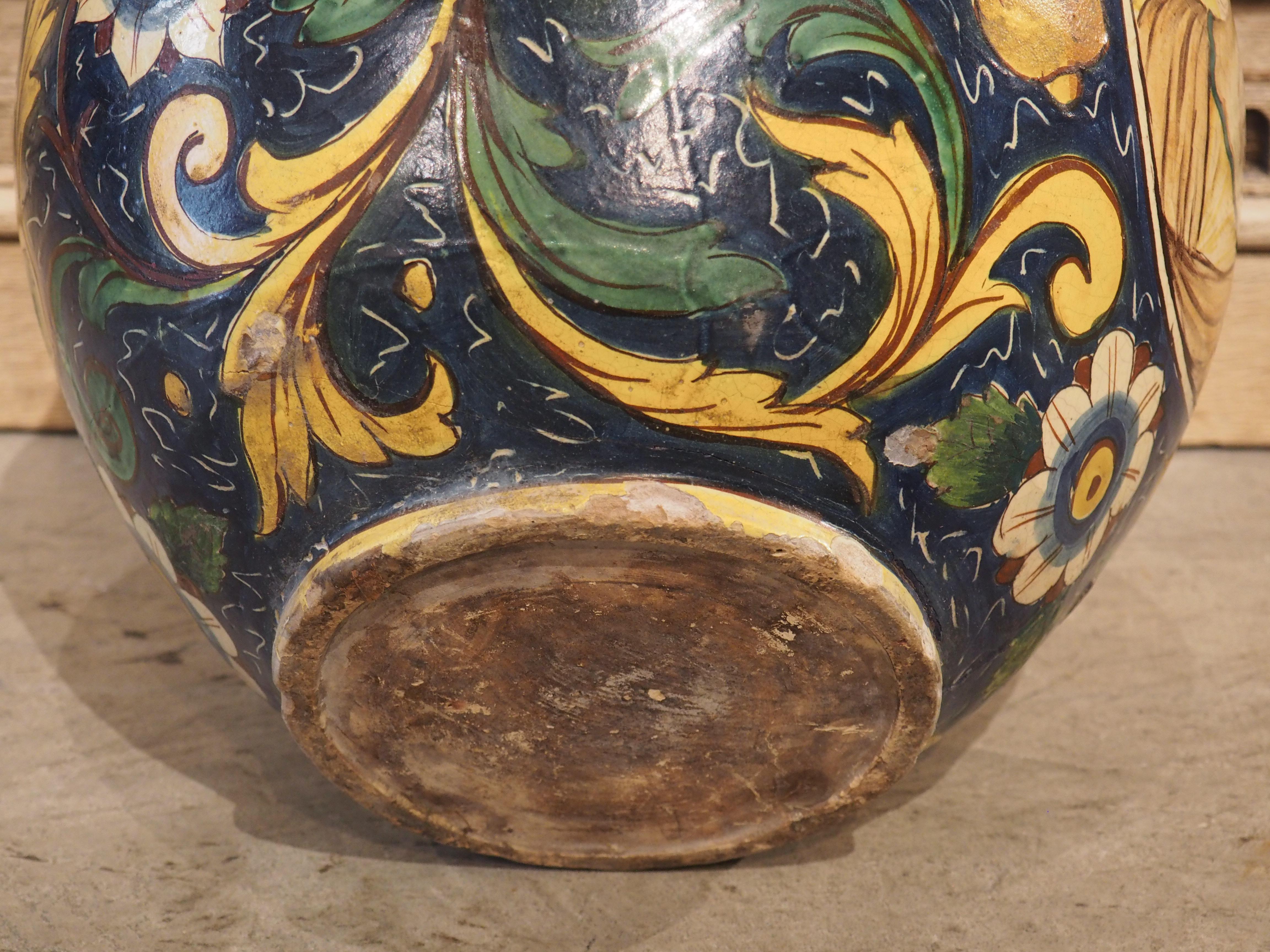 Antique 19th Century Italian Maiolica Pot of the Renaissance Style For Sale 5