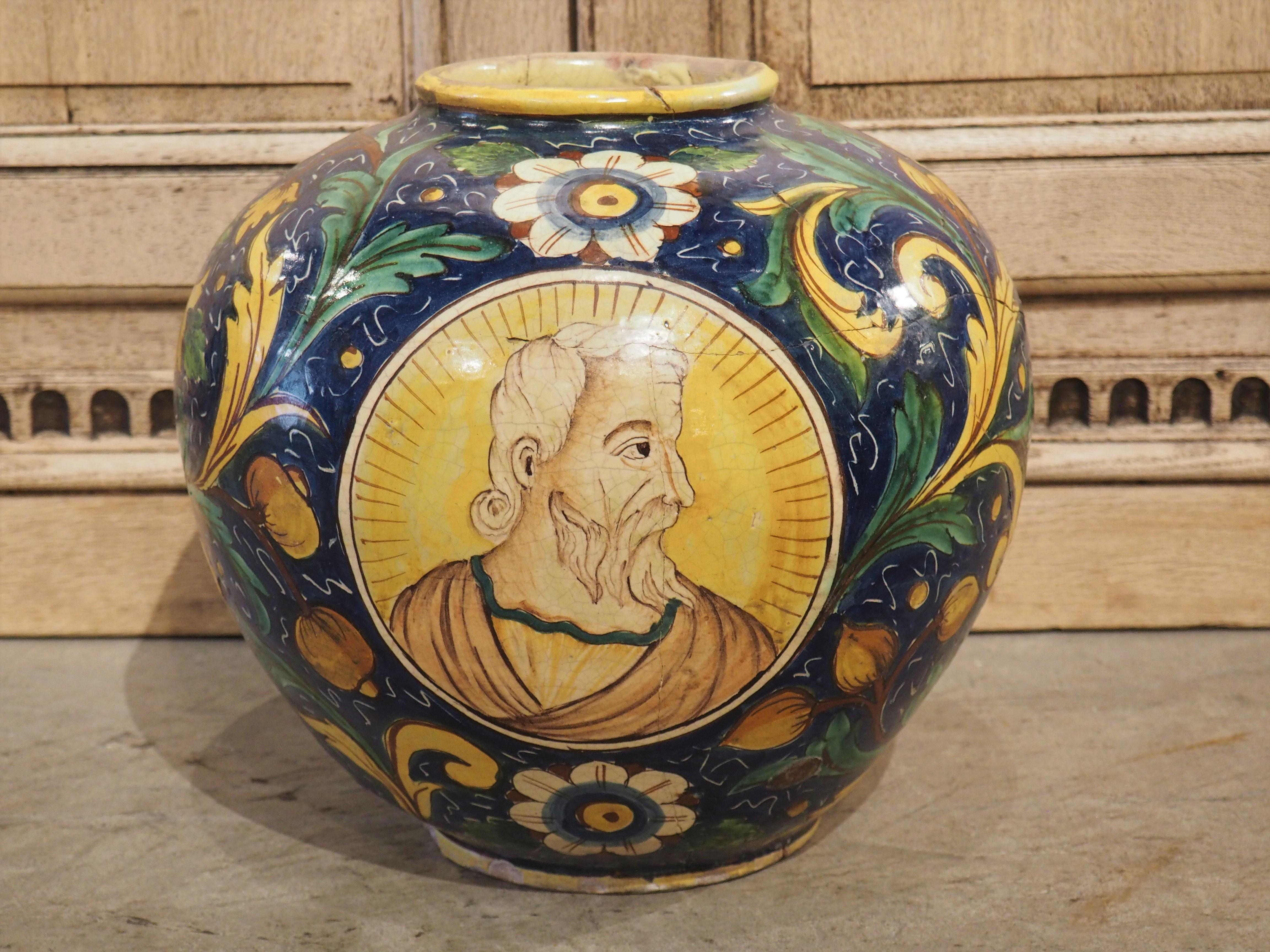 Antique 19th Century Italian Maiolica Pot of the Renaissance Style For Sale 8