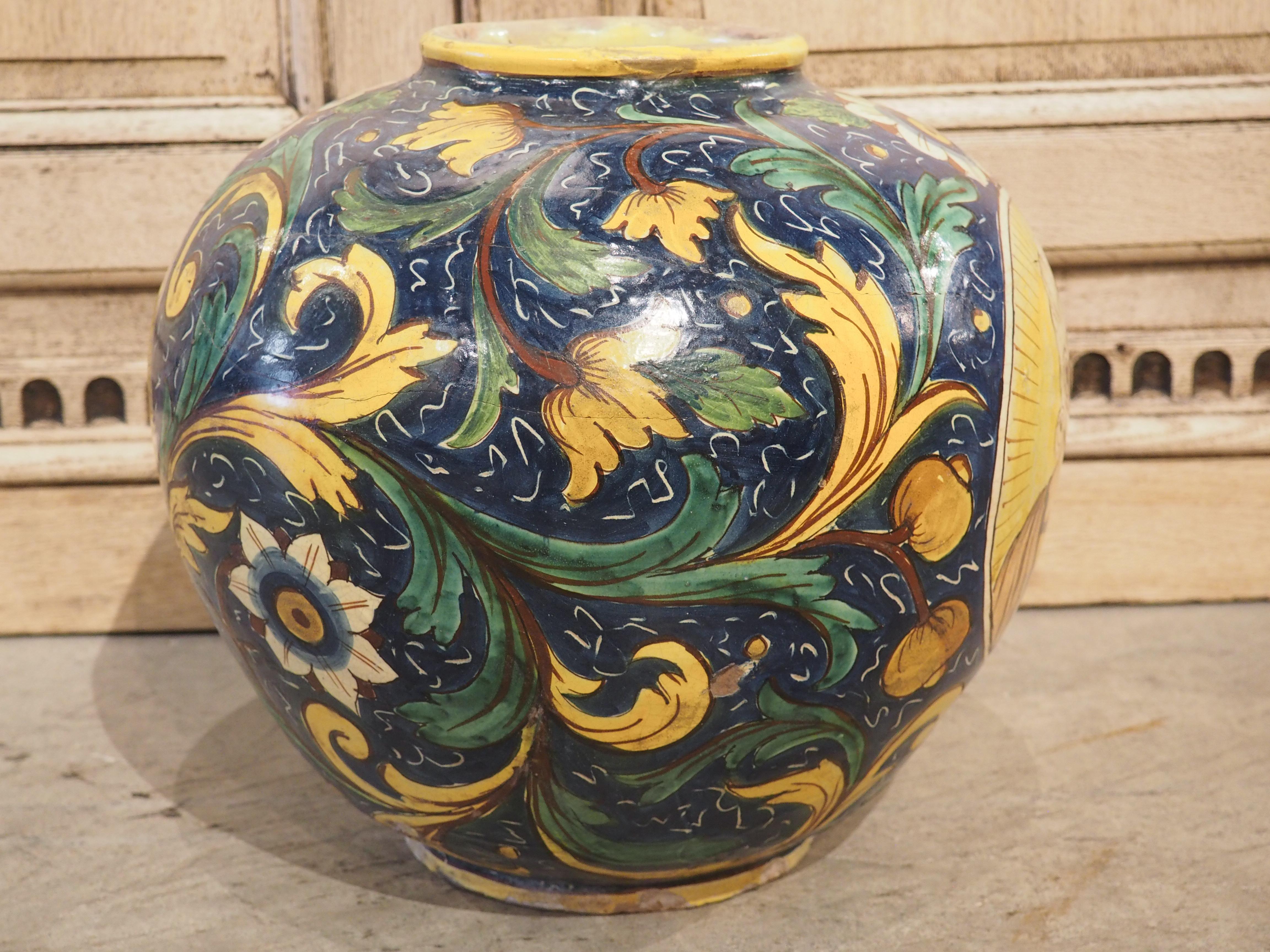 Hand-Painted Antique 19th Century Italian Maiolica Pot of the Renaissance Style For Sale