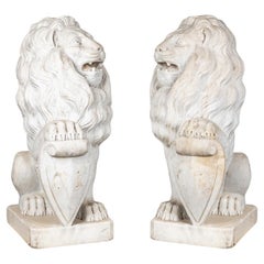 Antique 19th Century Italian Pair Of Marble Lions With Heraldic Shield c.1880