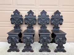 Antike italienische Renaissance-Stühle aus geschnitztem Nussbaumholz des 19. Jahrhunderts, Vierer-Set