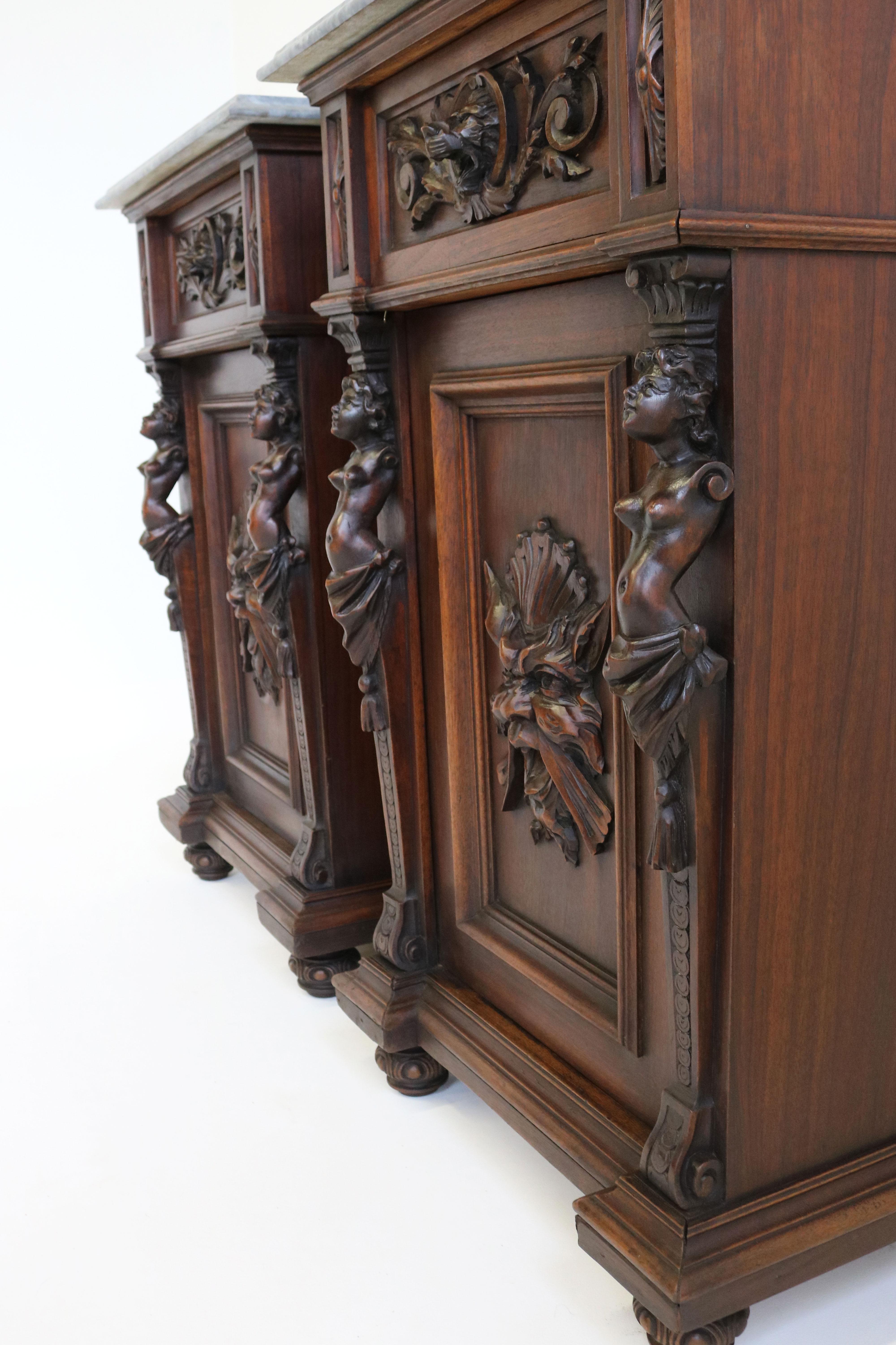 Antique 19th Century Italian Renaissance Revival Bedside Tables / Nightstands For Sale 6