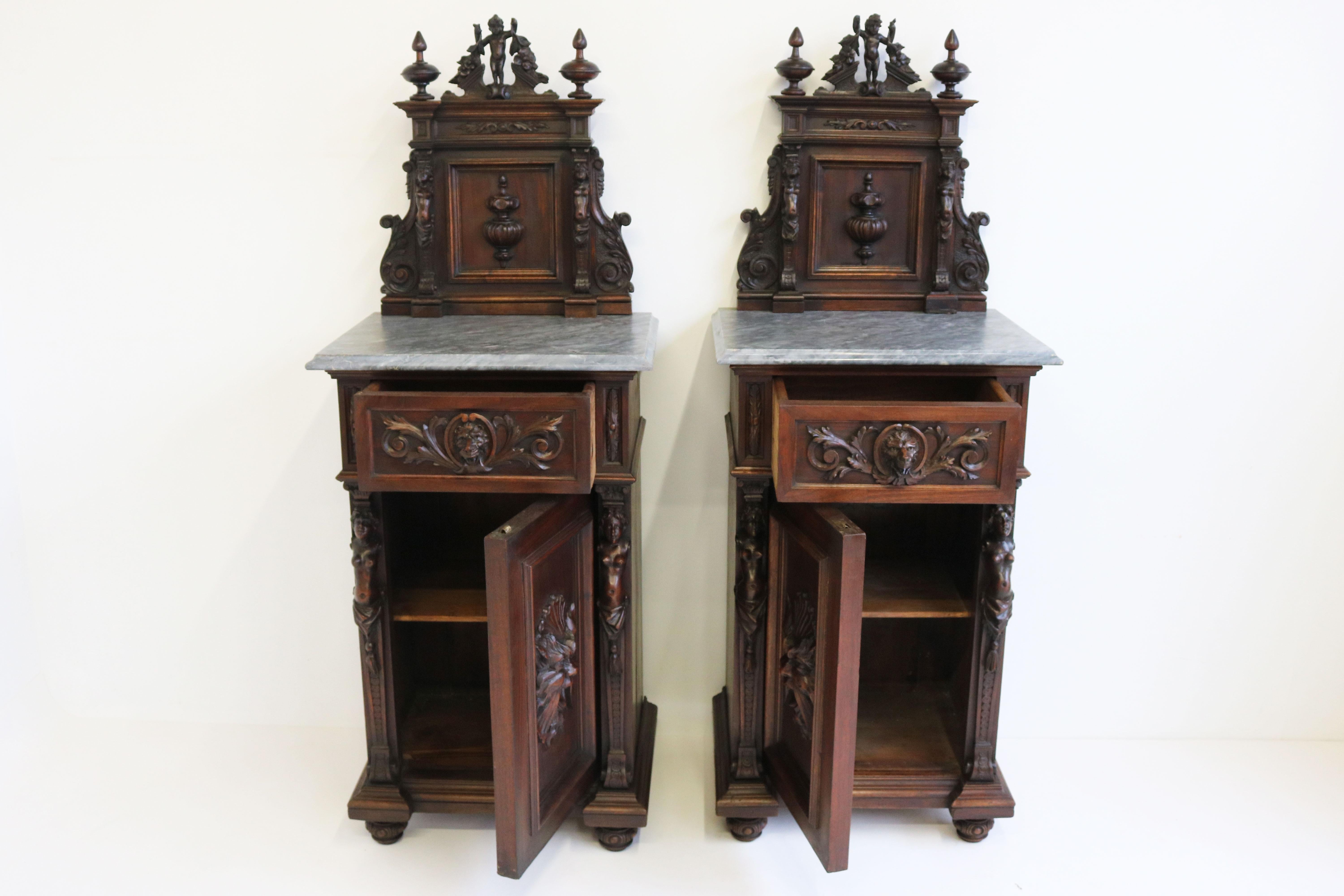 Antique 19th Century Italian Renaissance Revival Bedside Tables / Nightstands In Good Condition For Sale In Ijzendijke, NL