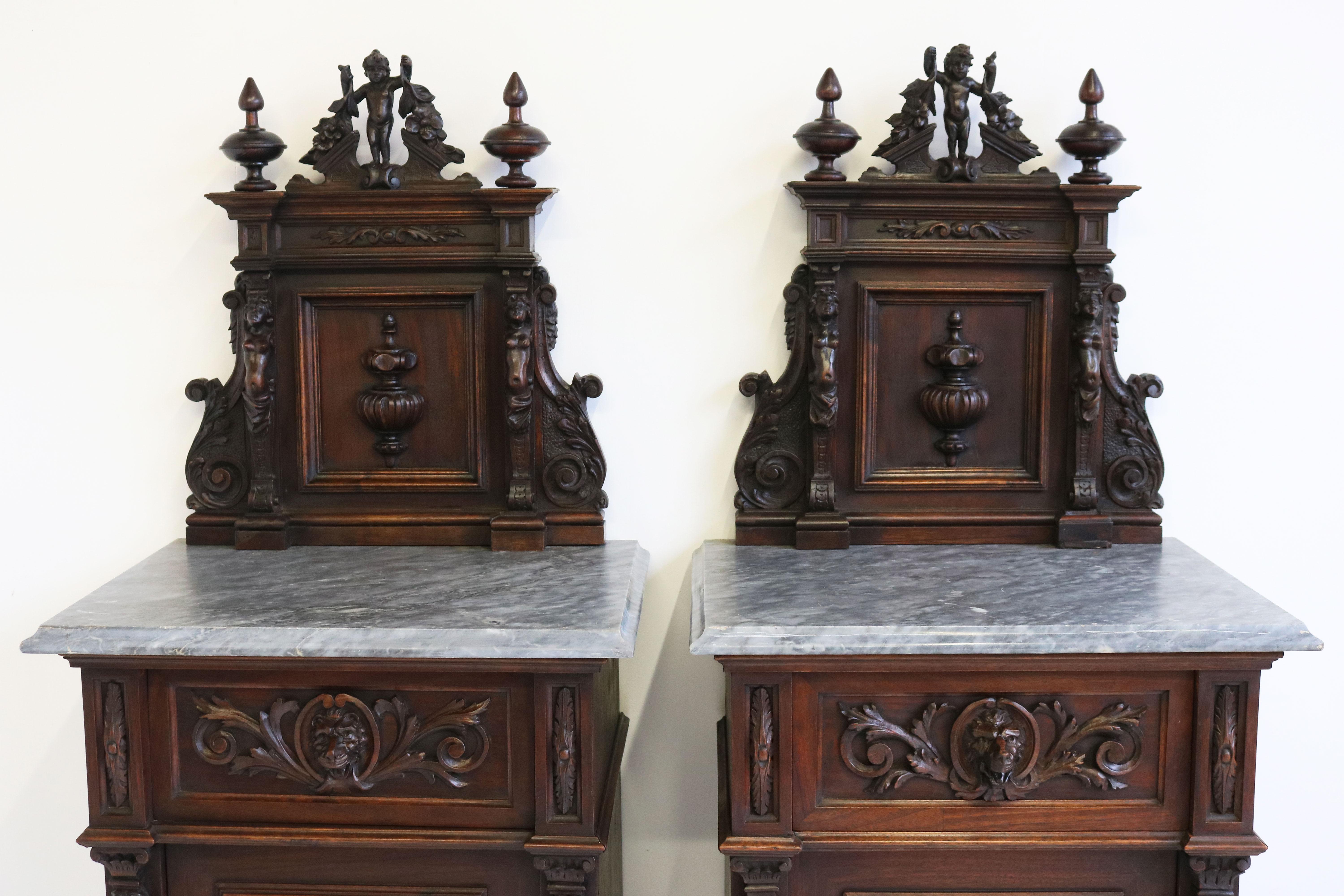 Antique 19th Century Italian Renaissance Revival Bedside Tables / Nightstands For Sale 1
