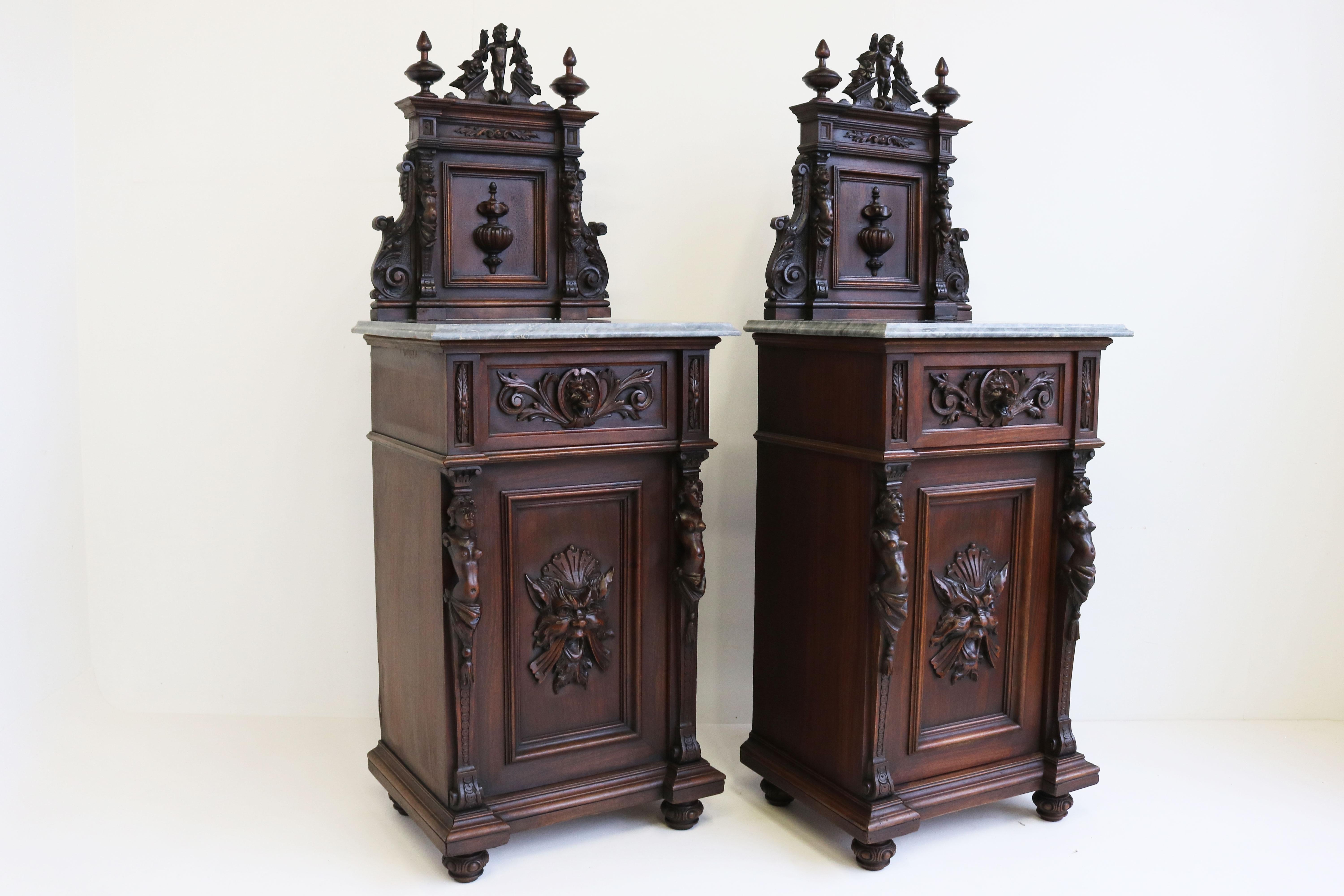 Antique 19th Century Italian Renaissance Revival Bedside Tables / Nightstands For Sale 2