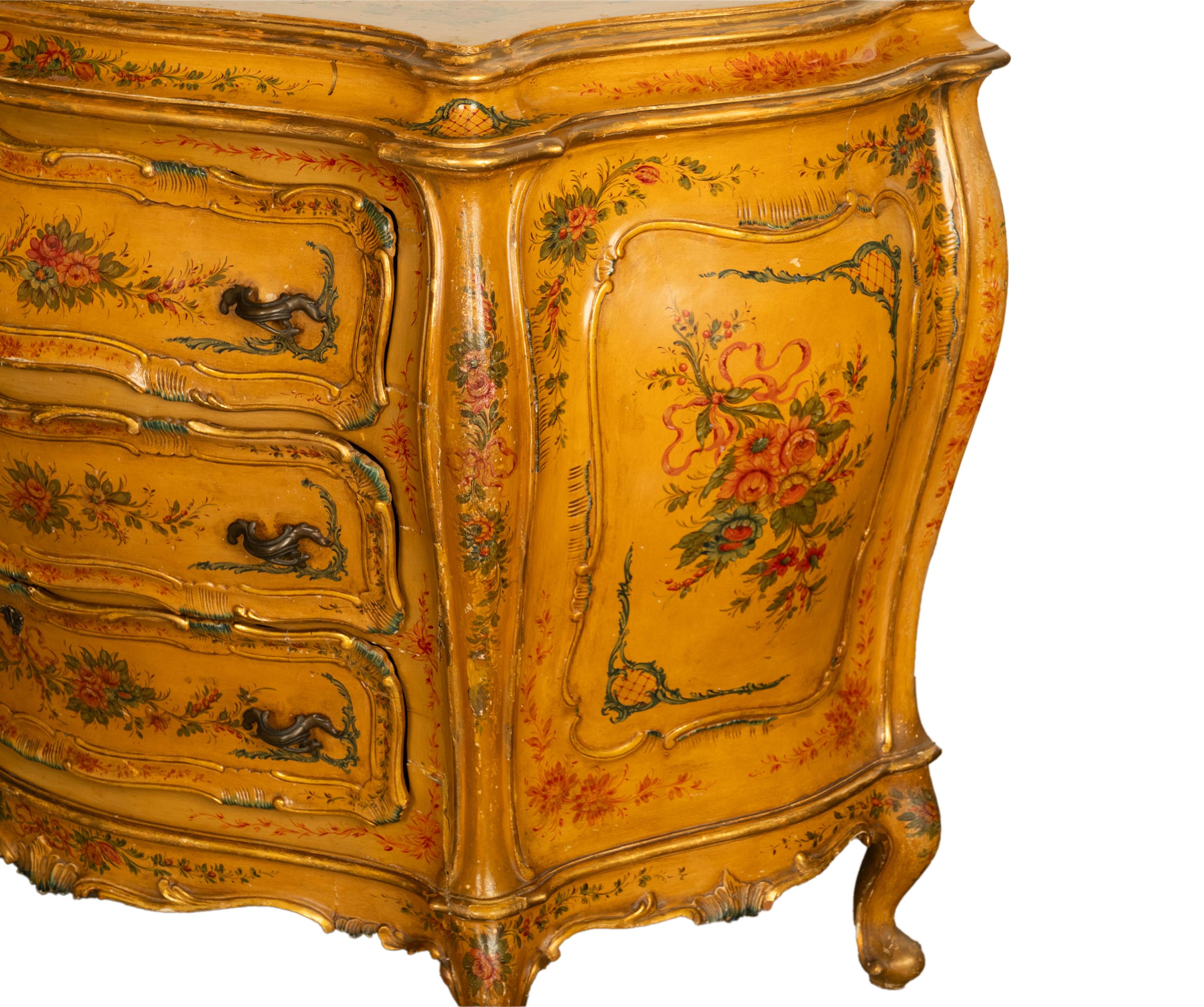 Antike italienische Rokoko-Kommode des 19. Jahrhunderts mit handgemalter Bombe 1820 im Angebot 3