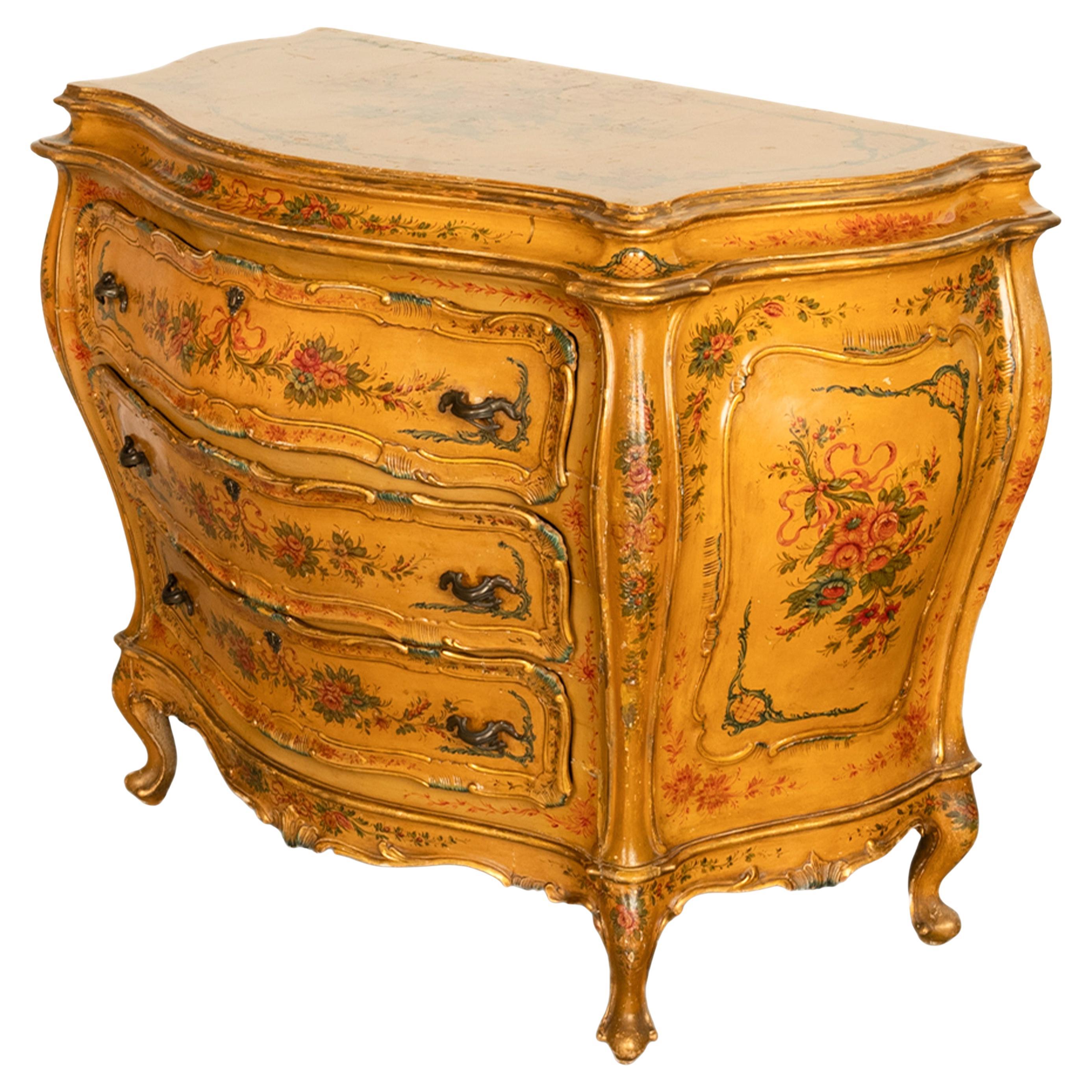 Antike italienische Rokoko-Kommode des 19. Jahrhunderts mit handgemalter Bombe 1820 (Italienisch) im Angebot