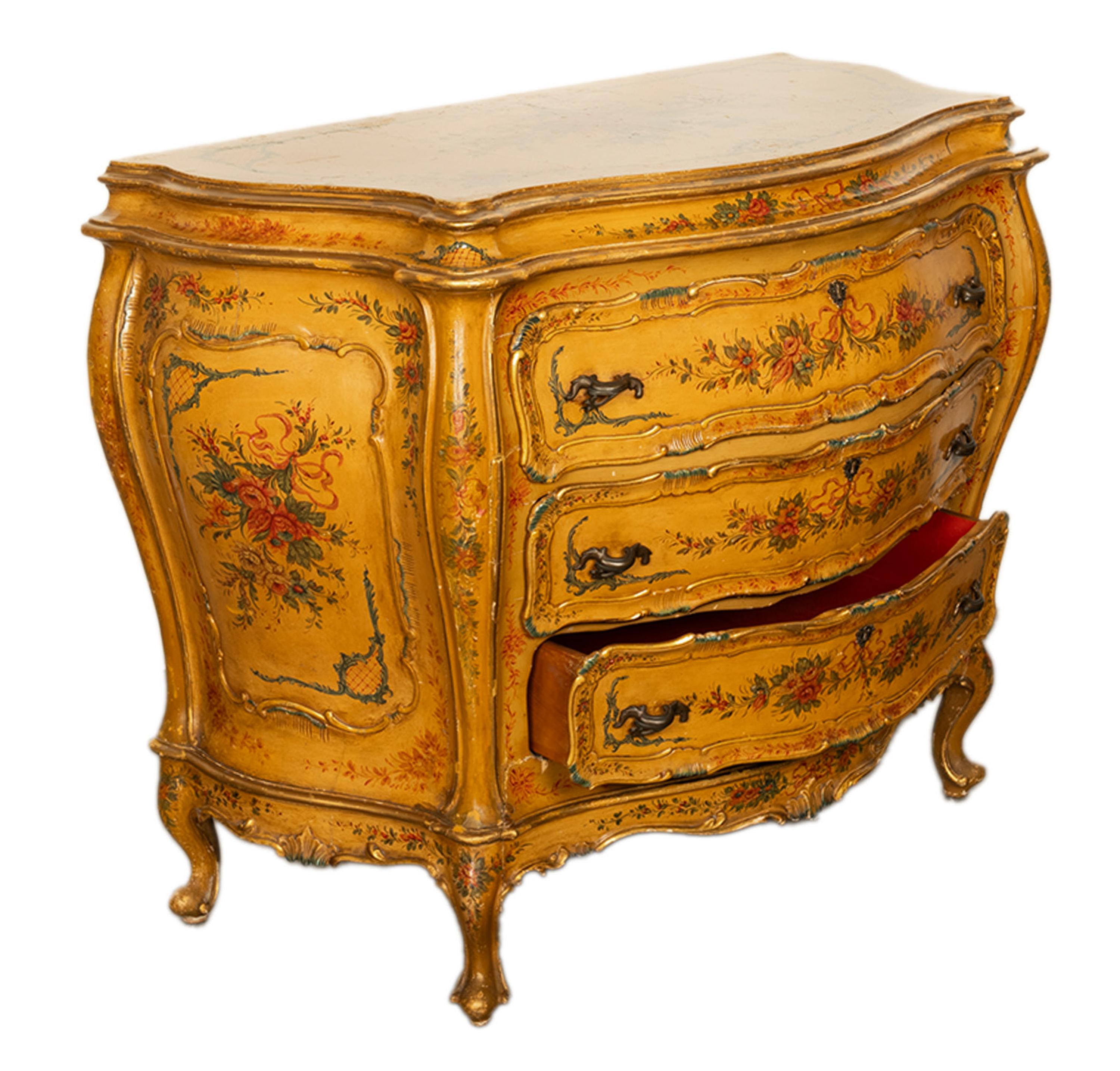 Antike italienische Rokoko-Kommode des 19. Jahrhunderts mit handgemalter Bombe 1820 (Frühes 19. Jahrhundert) im Angebot